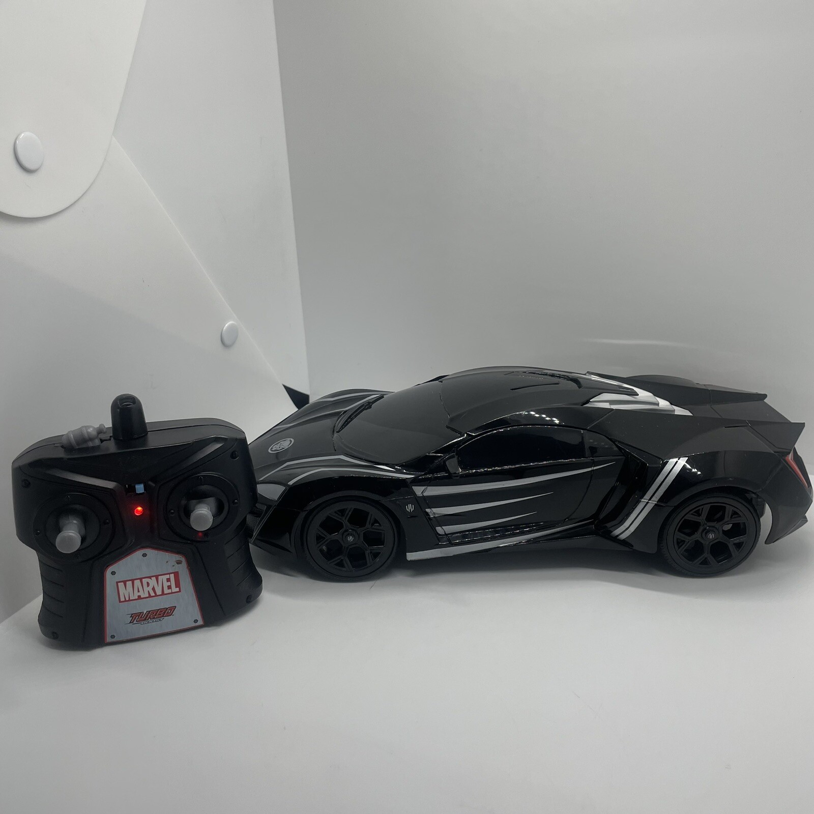 MARVEL TURBO BOOST BLACK PANTHER REMOTE CONTROL CAR ! HYPER-SPORT JADA TOYS 11×5