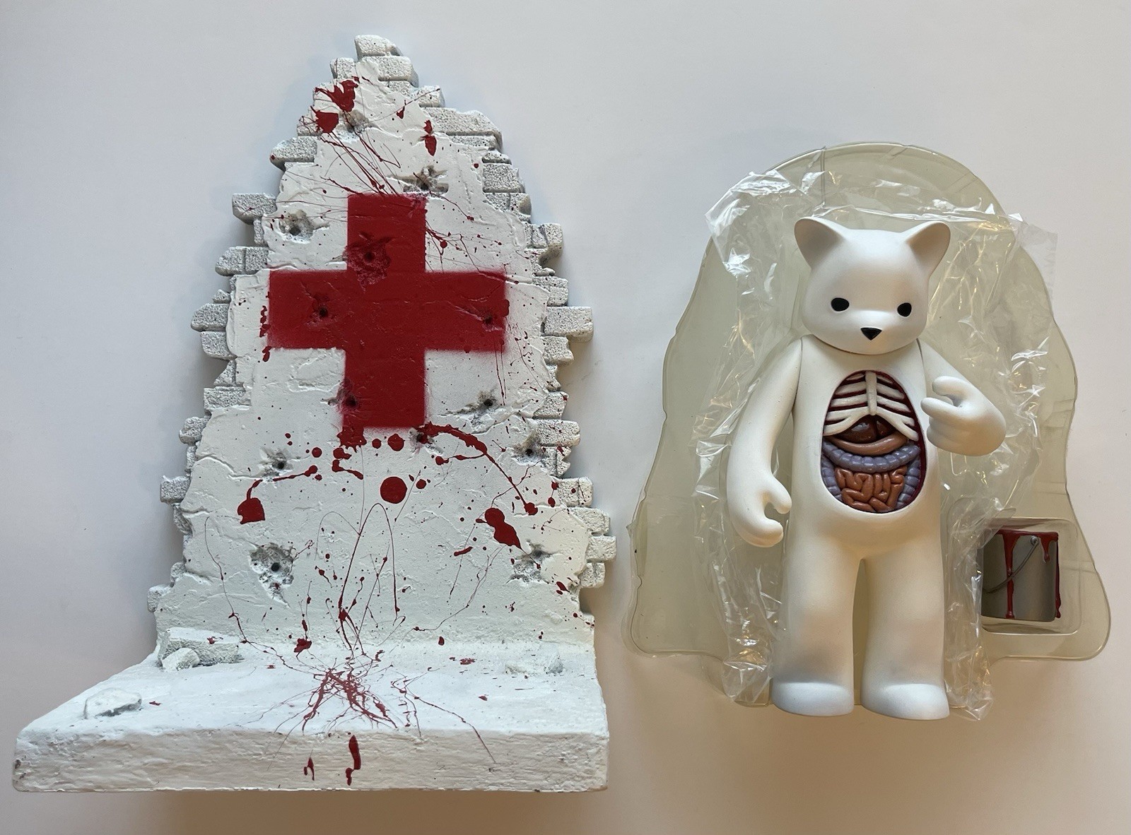 Luke Chueh x Jason Freeny Target Self-Medicated White SDCC LE100 Very Rare READ*
