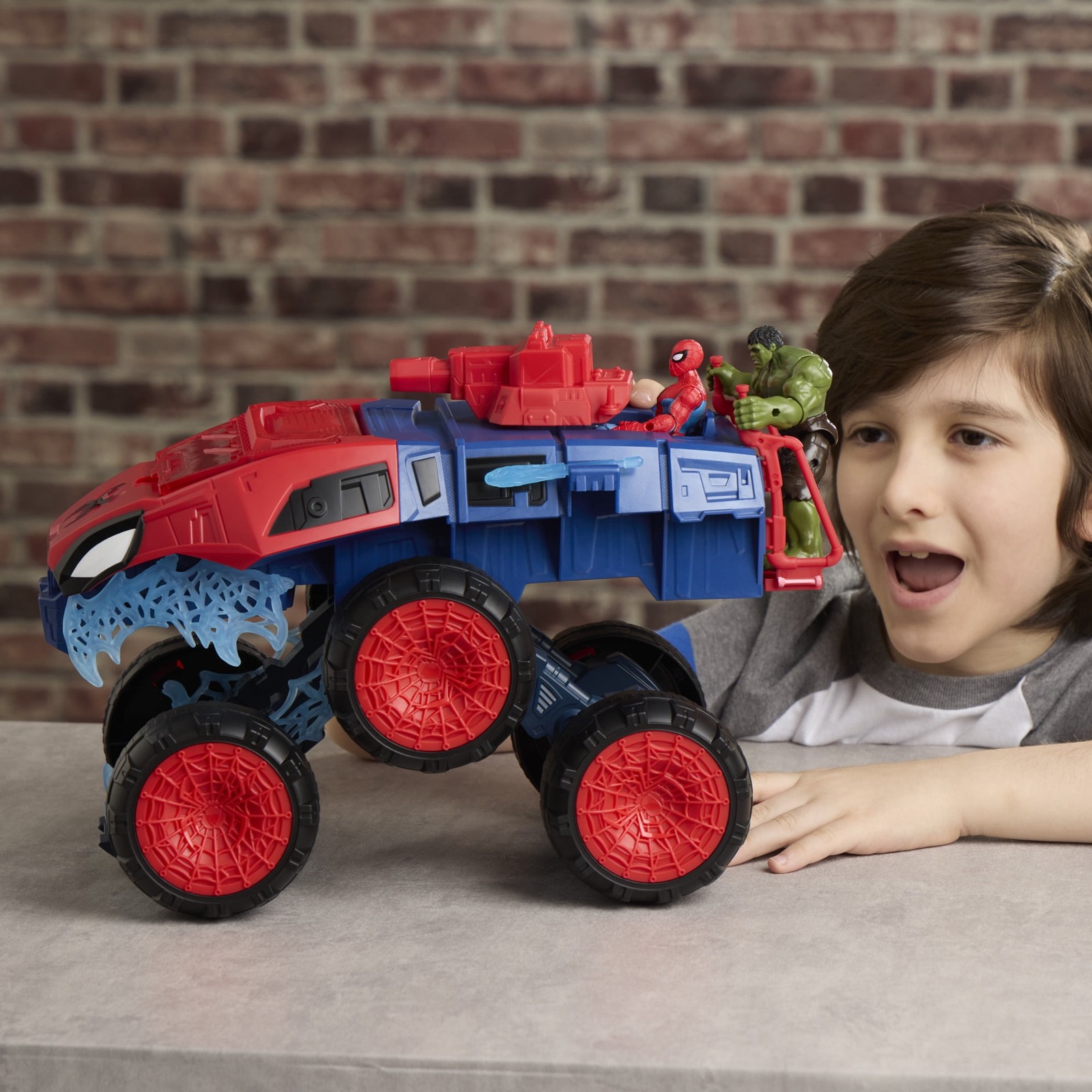Marvel Spider-Man Brand New Day 2-In-1 Super Chompin Tank Action Figure and Toy
