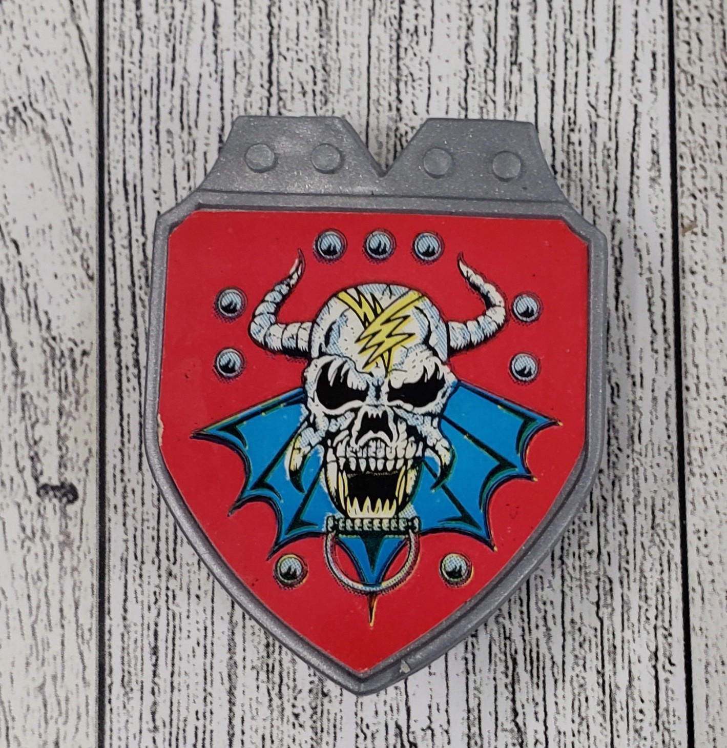 Shield – Red w/Skull – Iguana ▪ Galaxy Fighters SEWCO MOTU KO Warriors 1980s