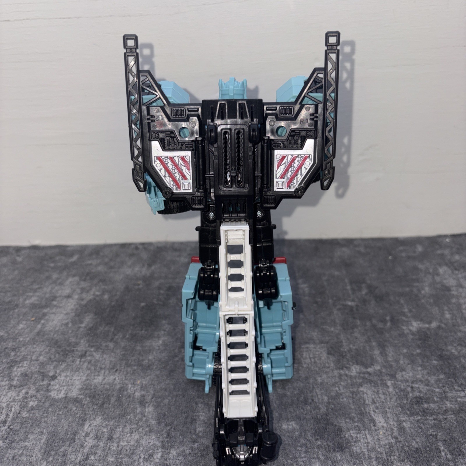 Transformers Generations: Combiner Wars – Protectobot HOT SPOT Incomplete
