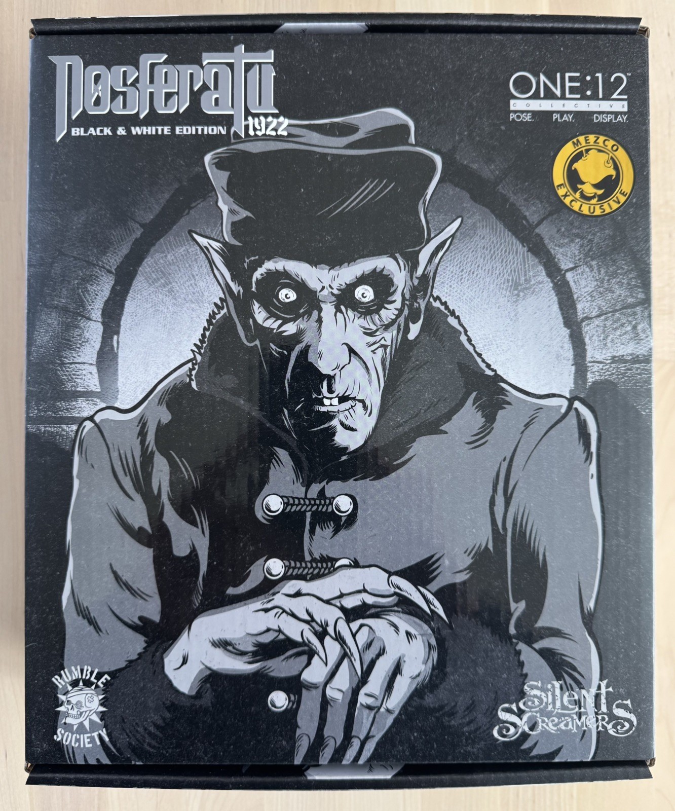 MEZCO TOYZ One:12 Collective Nosferatu (1922): Black & White Edition