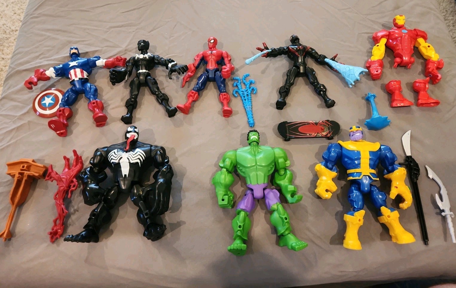 Marvel Superhero Mashers Lot Hulk, Thanos, Venom, Miles Morales Accessories