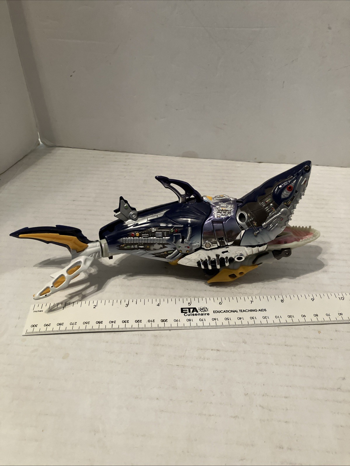 2001 Transformers Robot in Disguise SKY-BYTE Predacon Shark Hasbro Vintage Parts
