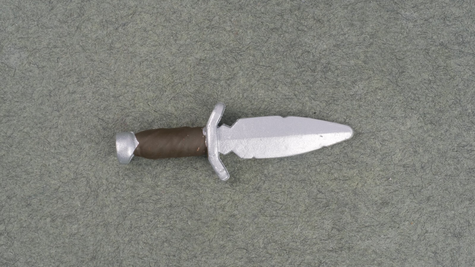 BST AXN TMNT 80&rsquo;s Bebop Dagger 5&Prime; 1:15 Scale Custom Fodder