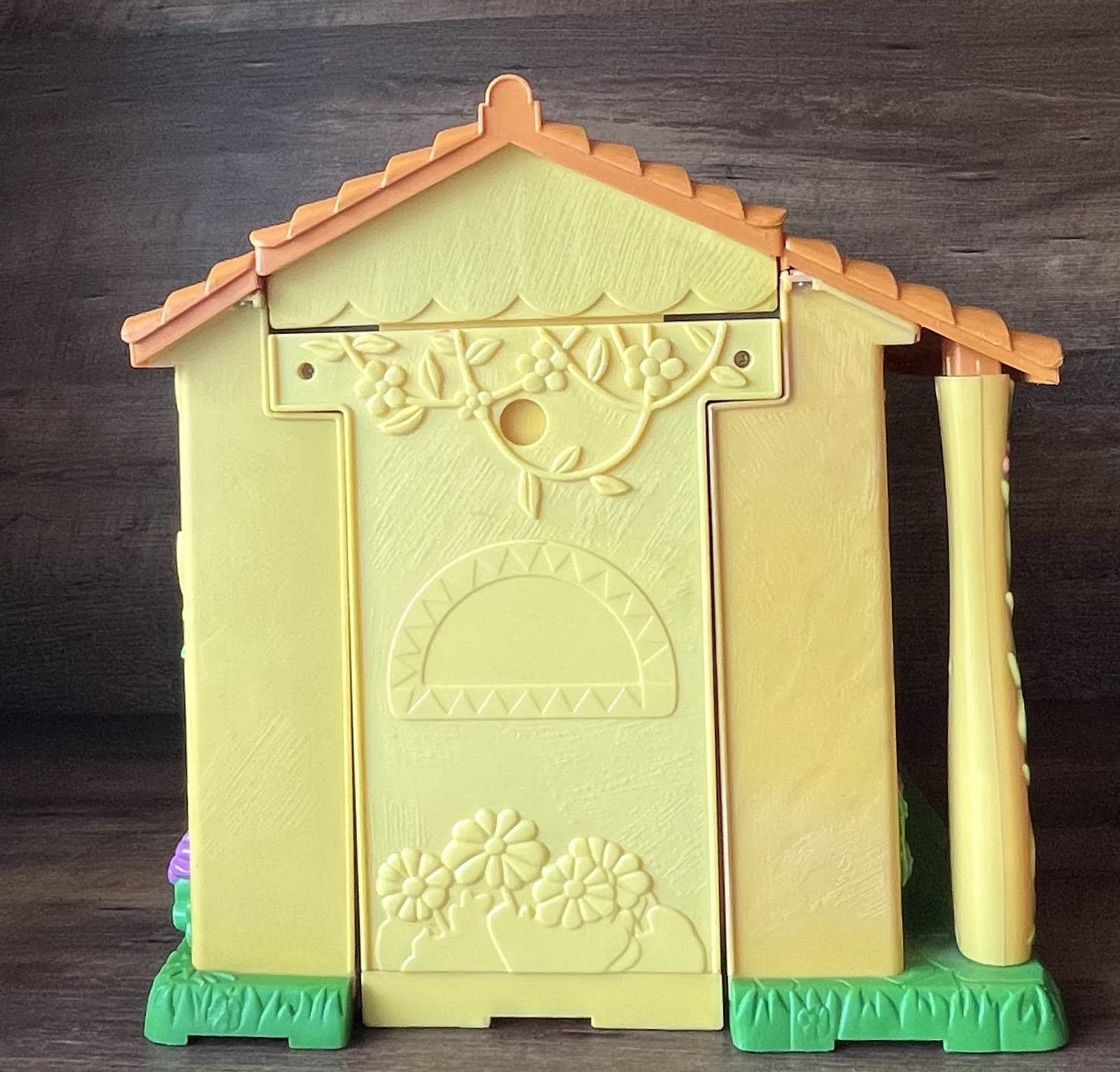 Dora The Explorer Talking Pop Up Play House 2003 With Family Figures & Furniture