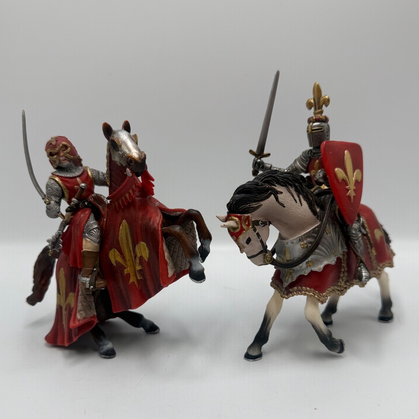 Schleich 2003 Medieval Knights on War Horses Figures Red Gold Fleur-de-lis Set
