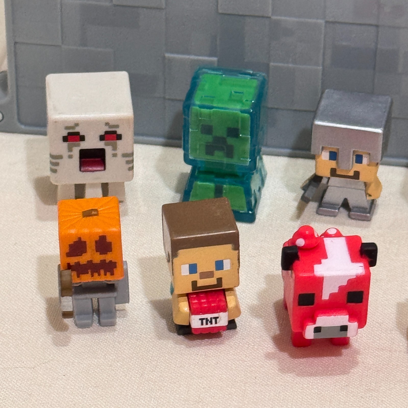 Minecraft Mini Figures Lot 21 Collector Display Case Storage Cube Box Mattel