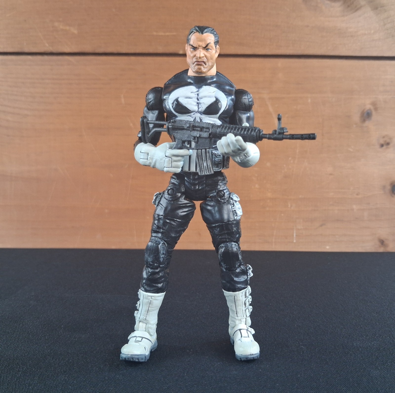 Toy Biz Marvel Legends Series IV Punisher Action Figure 2003