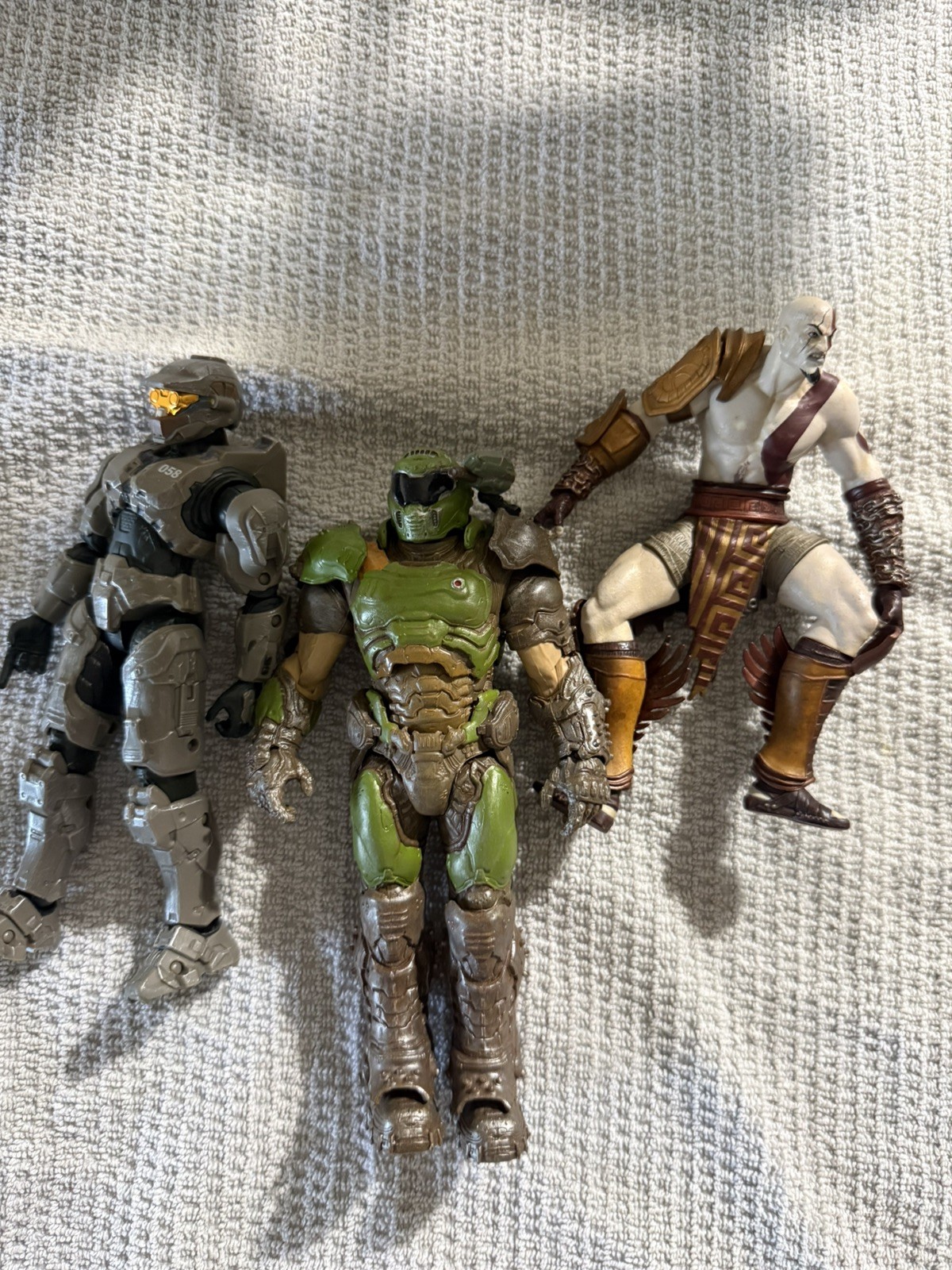 McFarlane Doom Eternal Classic DOOM SLAYER Action Figure 2019 –