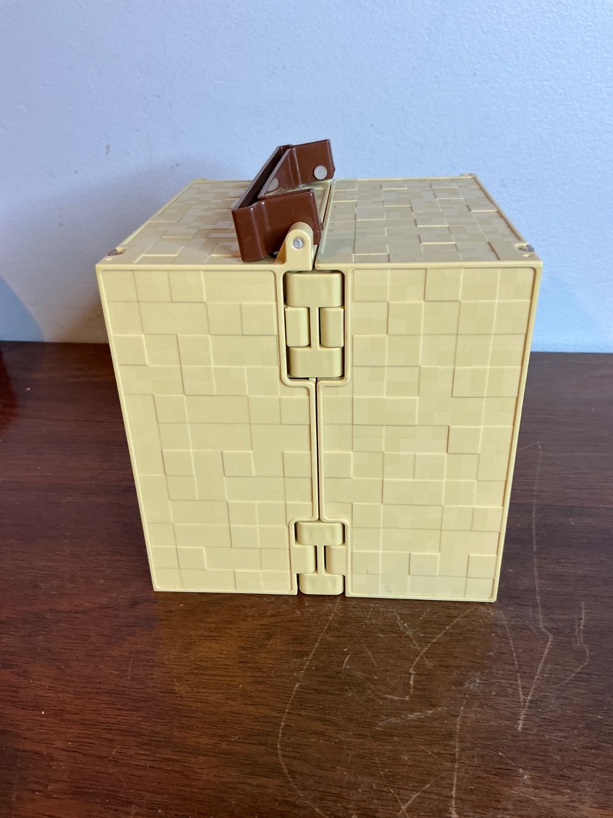 Minecraft Carrying Case Lot 32 Mini Figures & Blocks Collector Storage Cube Tan