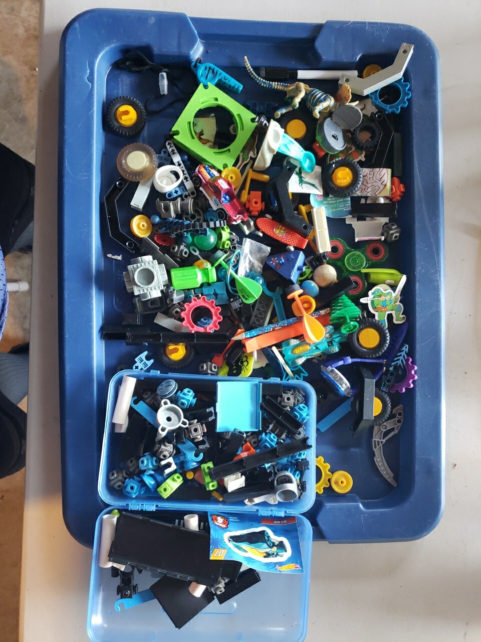 Random Mixed Toy Small Pieces Unknown 100 Plus