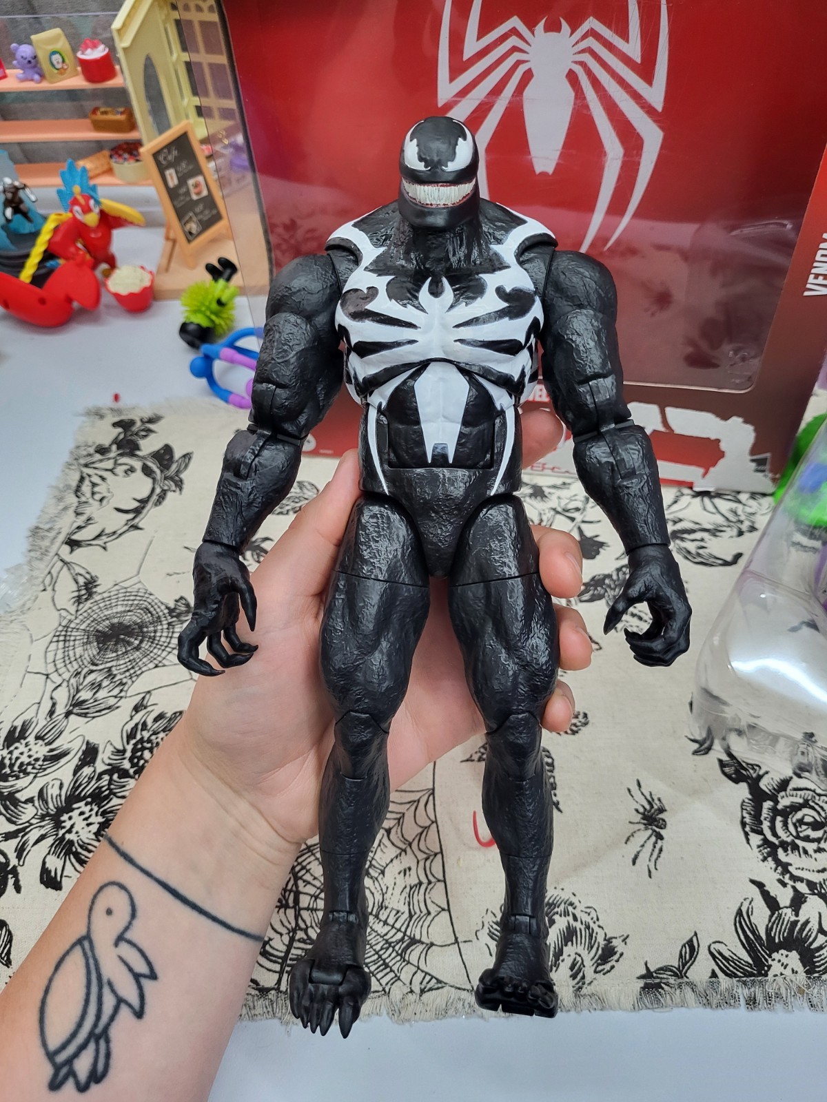 Hasbro Marvel Legends Venom 11&Prime; Action Figure Open Box Spider-Man 2 GamerVerse
