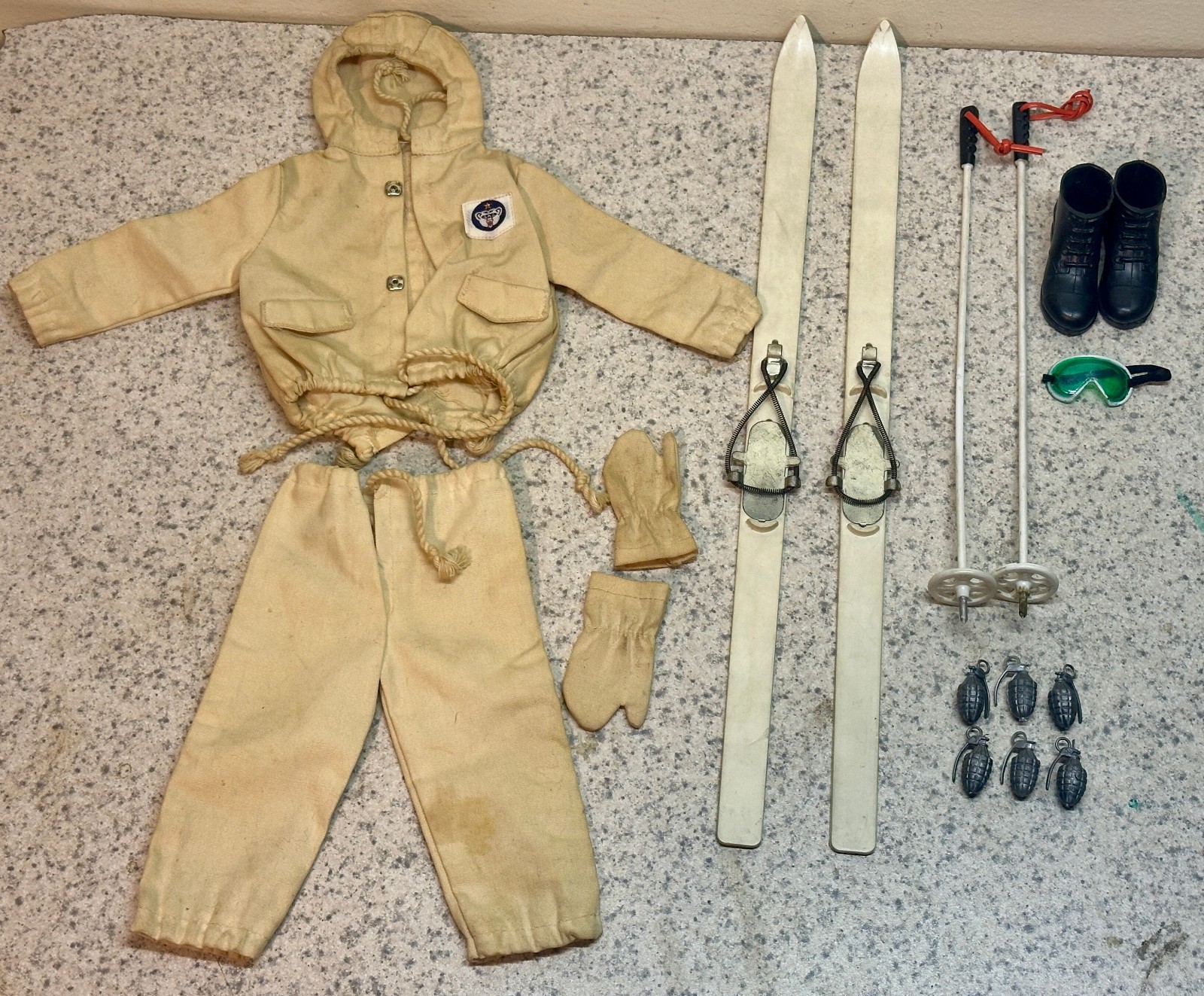 Vintage 1964 Hasbro Gi Joe Mountain Troops Skit Patol Uniform and Accessories NM