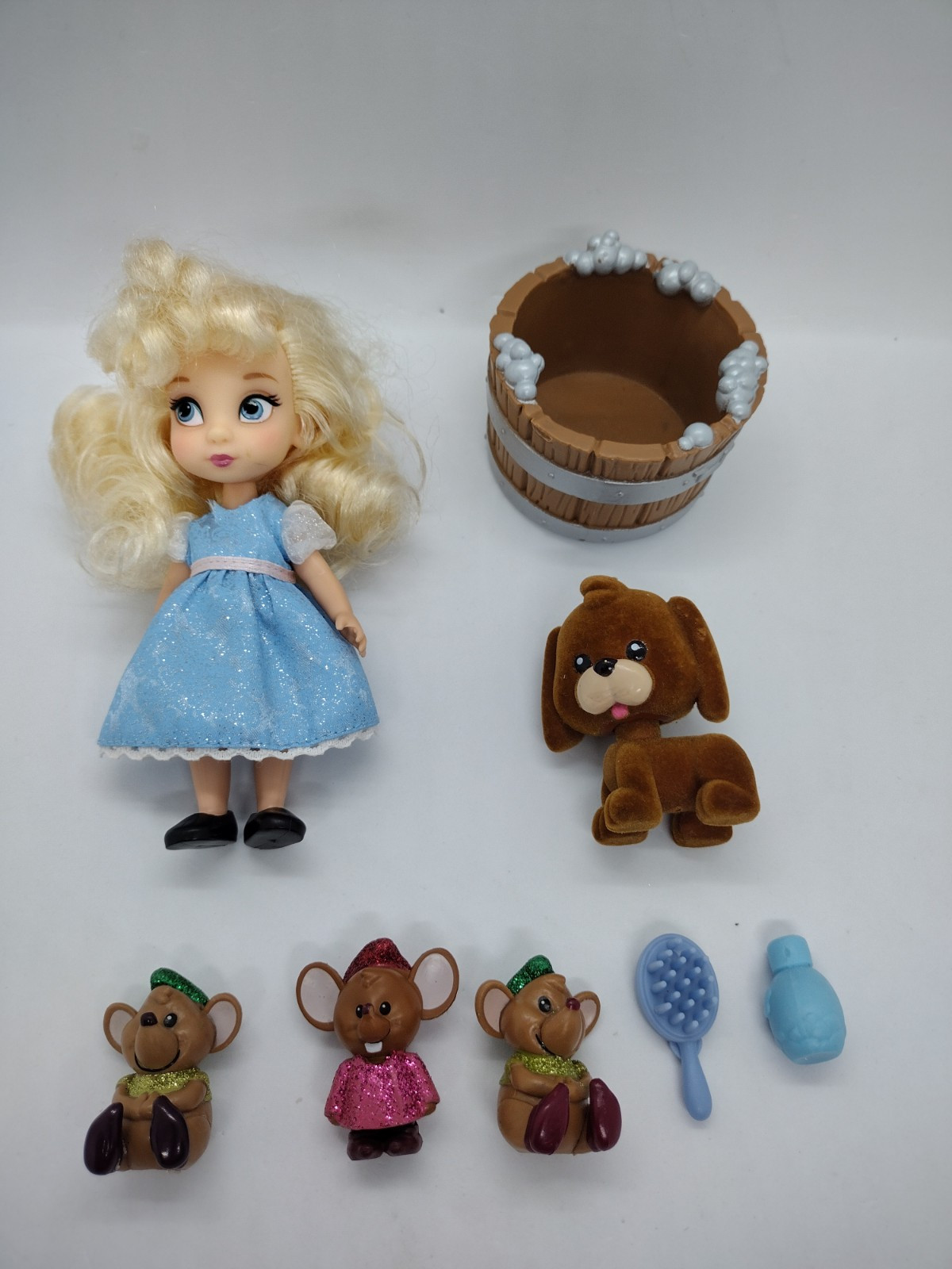 DISNEY STORE 8pc Animators Collection CINDERELLA 5&Prime; toddler doll mice set