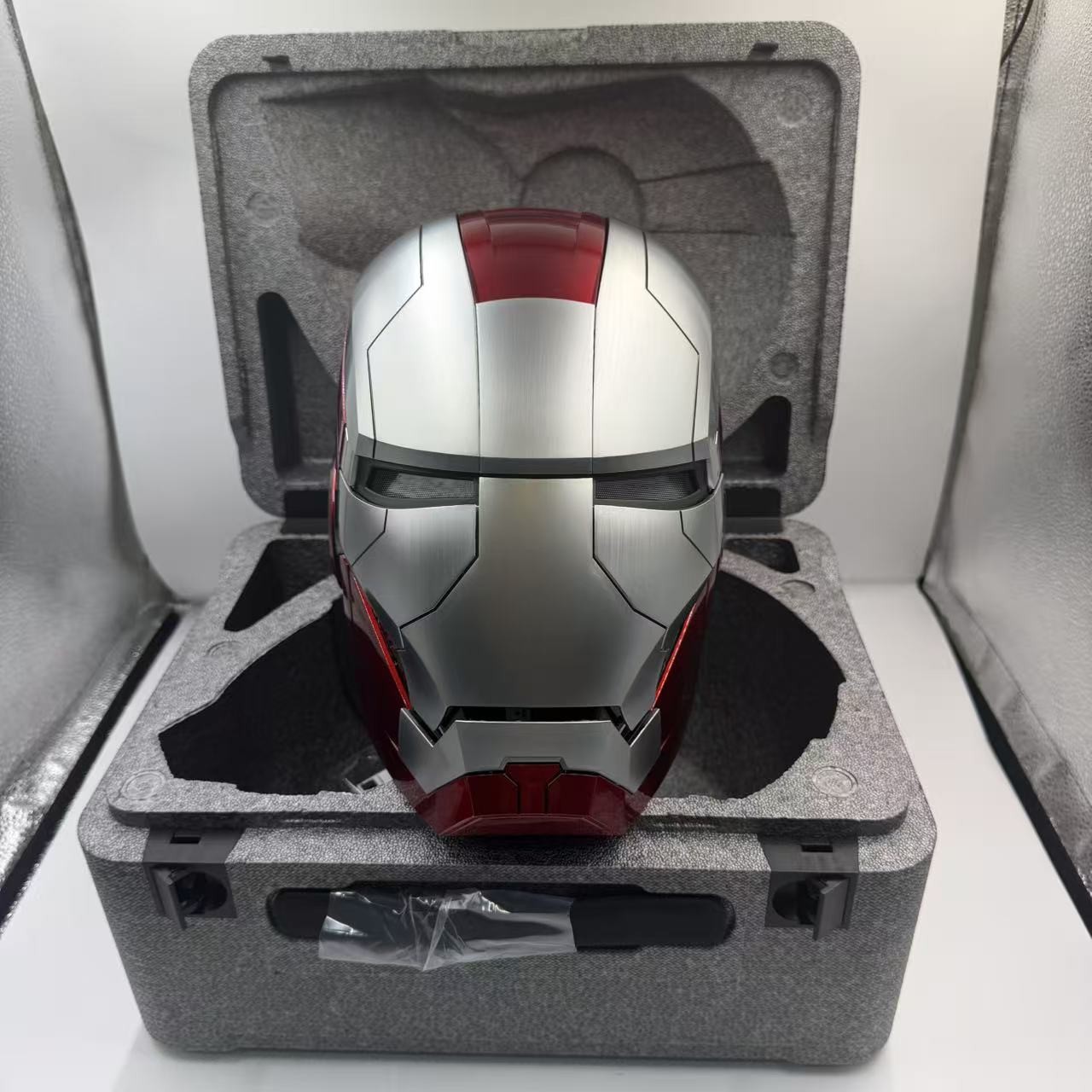 KILLERBODY Licensed Ironman MK5 1:1m Helmet Collectible Voice Control Mask