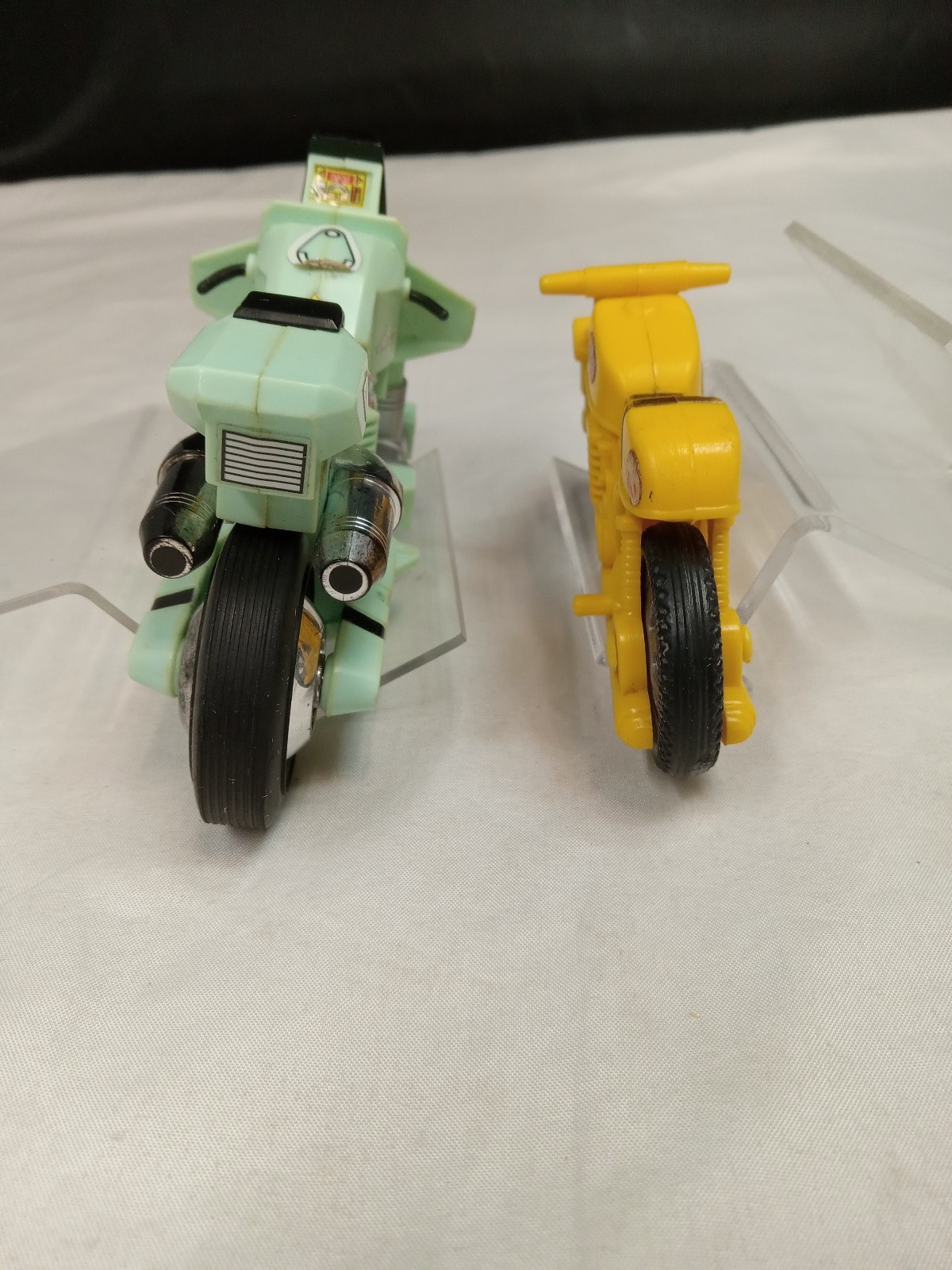 Vtg 1985 Matchbox Robotech Scott Bernard Armored Cyclone & Yellow Motorbike