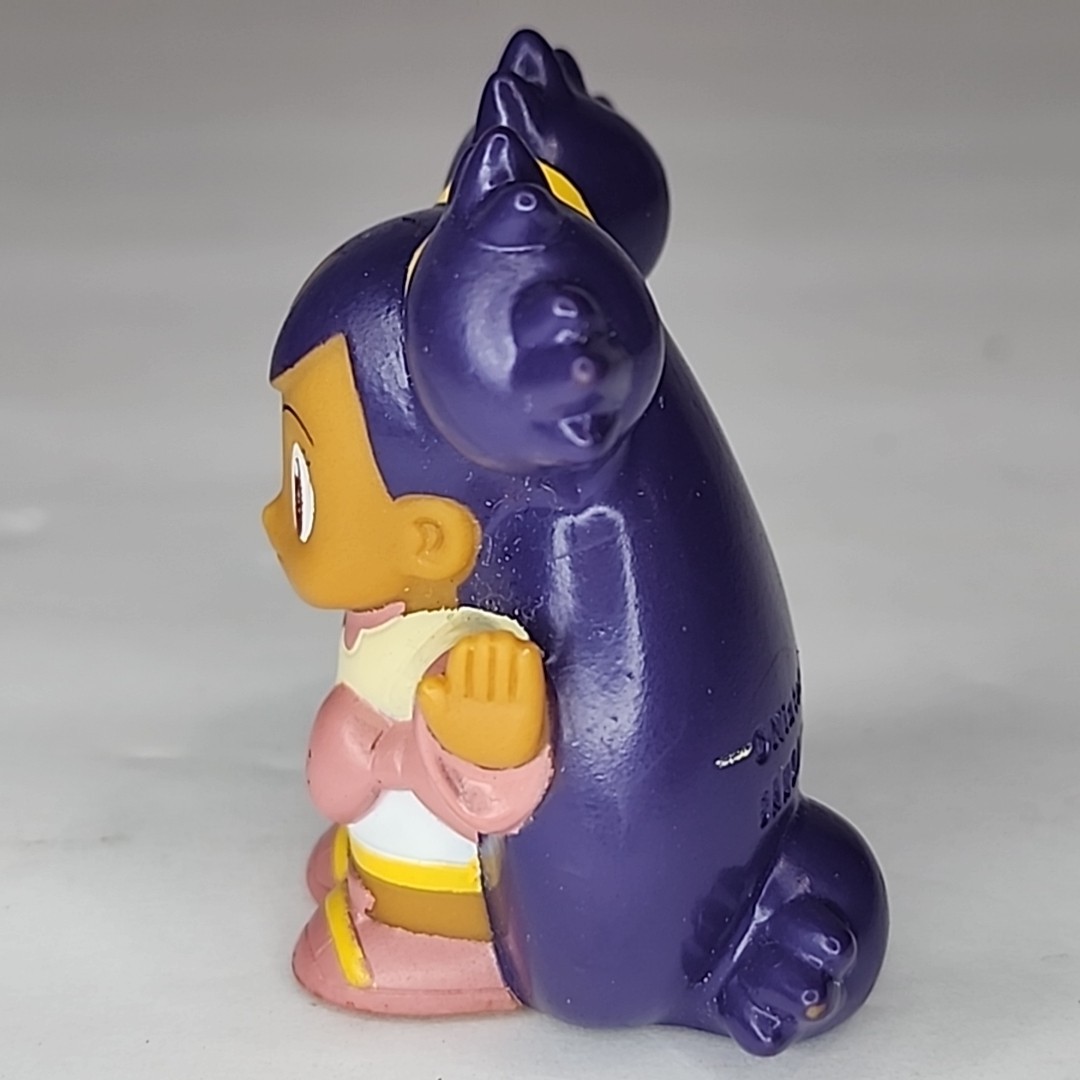 2010 Pokemon 2&Prime; Iris Trainer Mini Figure Finger Puppet Nintendo Bandai