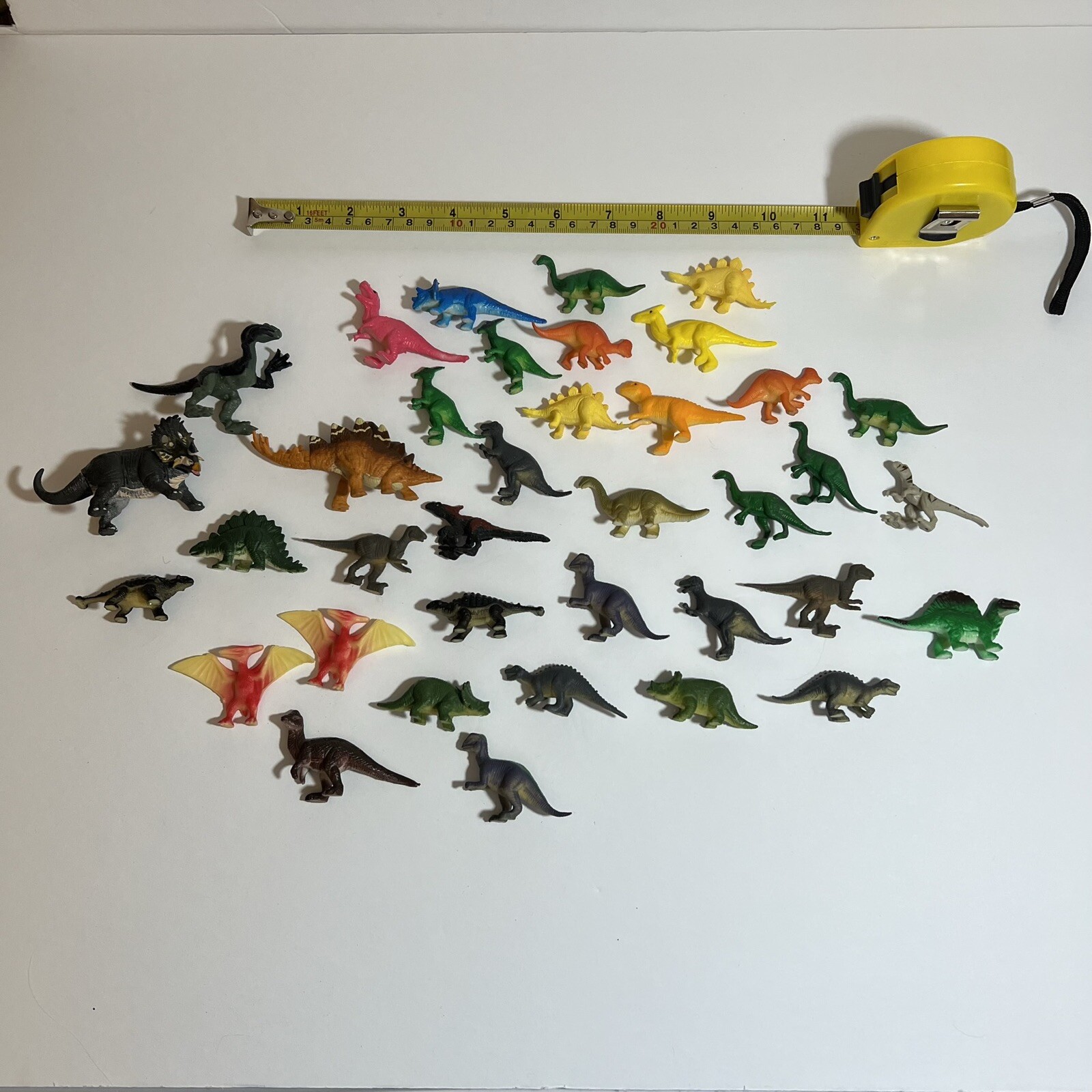 Unbranded Generic Dinosaur Small Plastic Figures Toy Lot of (37)