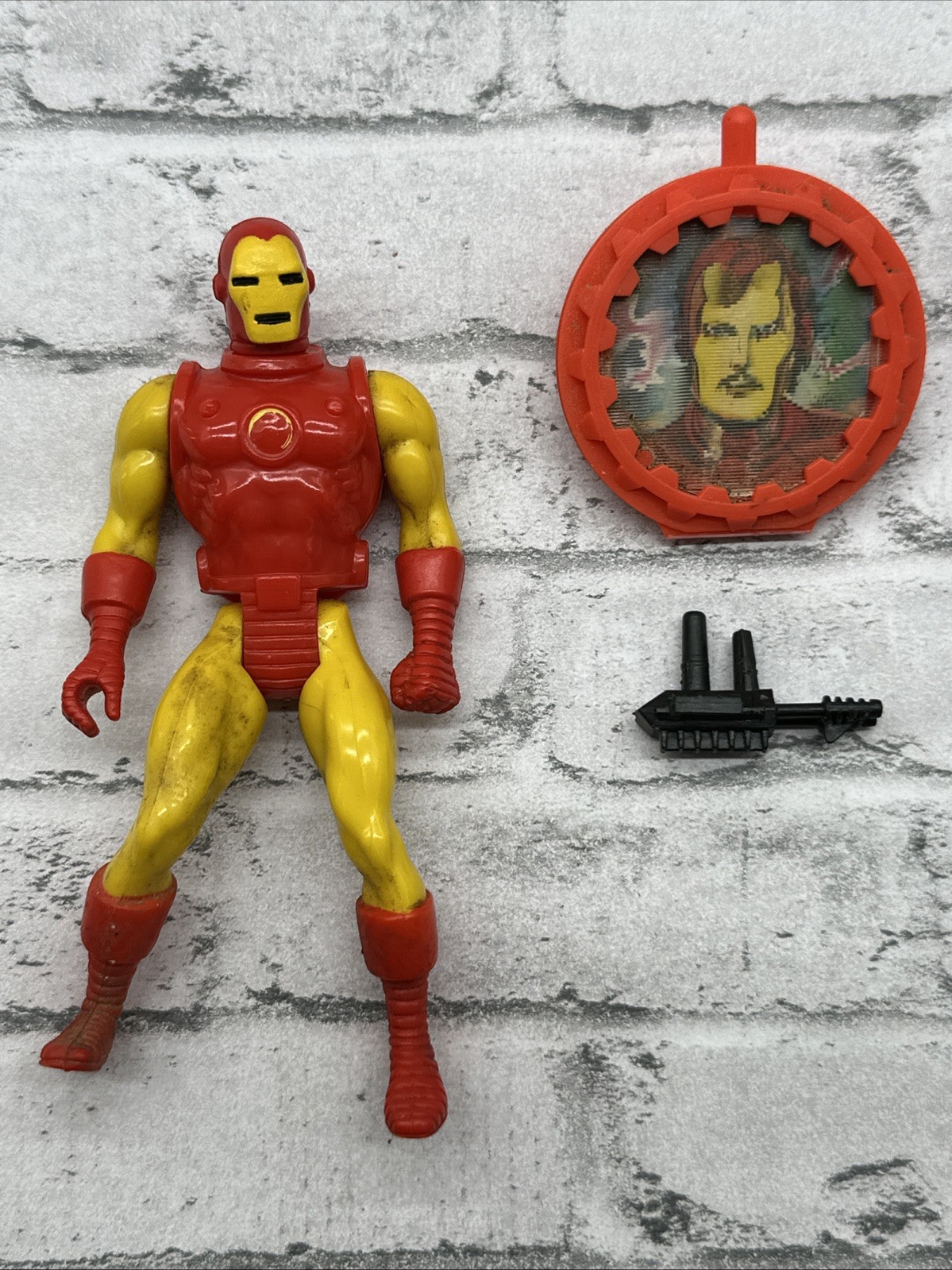 Vintage Marvel Secret Wars Iron Man Tony Stark with Gun & Shield 1984 Mattel