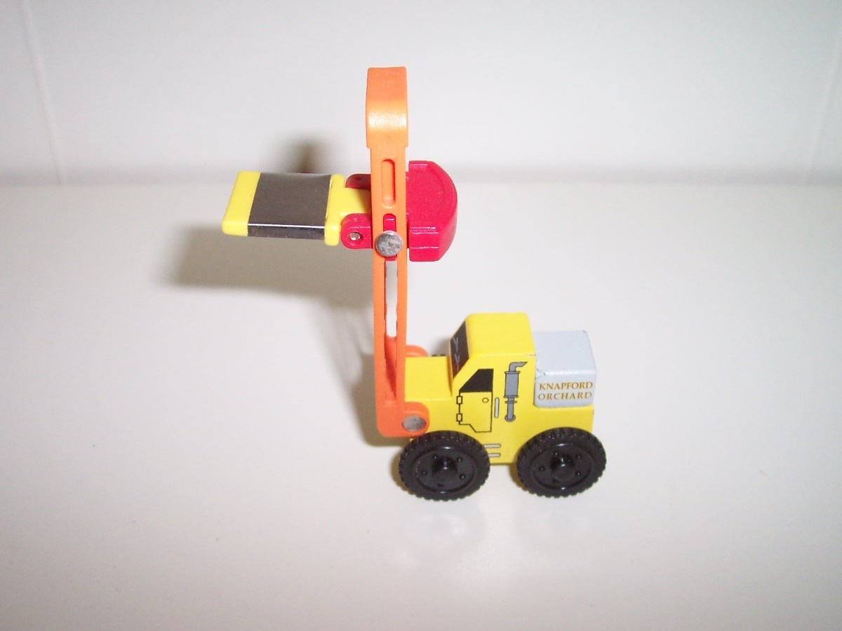 Thomas Wooden Train Knapford Orchard Forklift