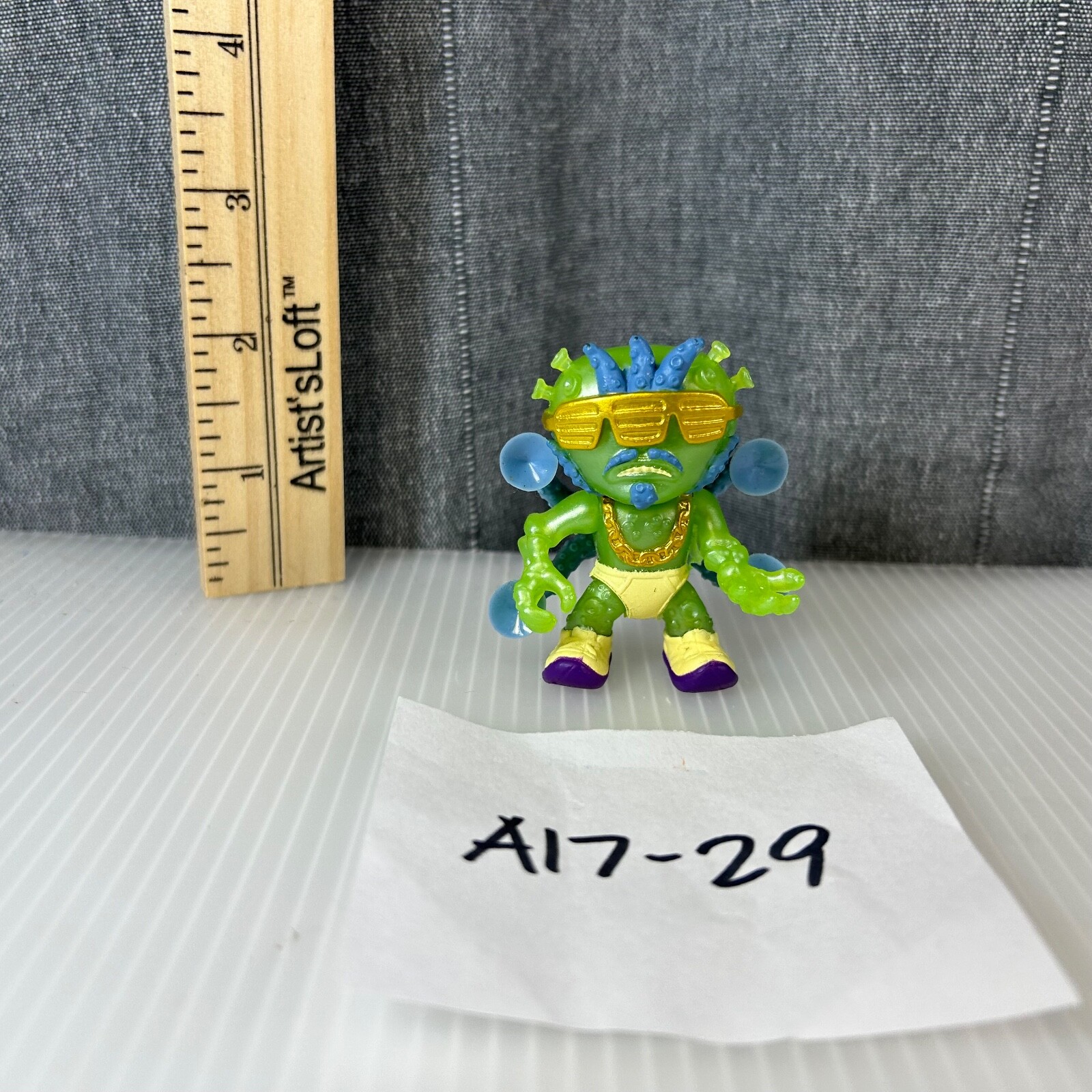 Treasure X Green Alien 2&Prime; Inch Action Figure Moose Enterprise