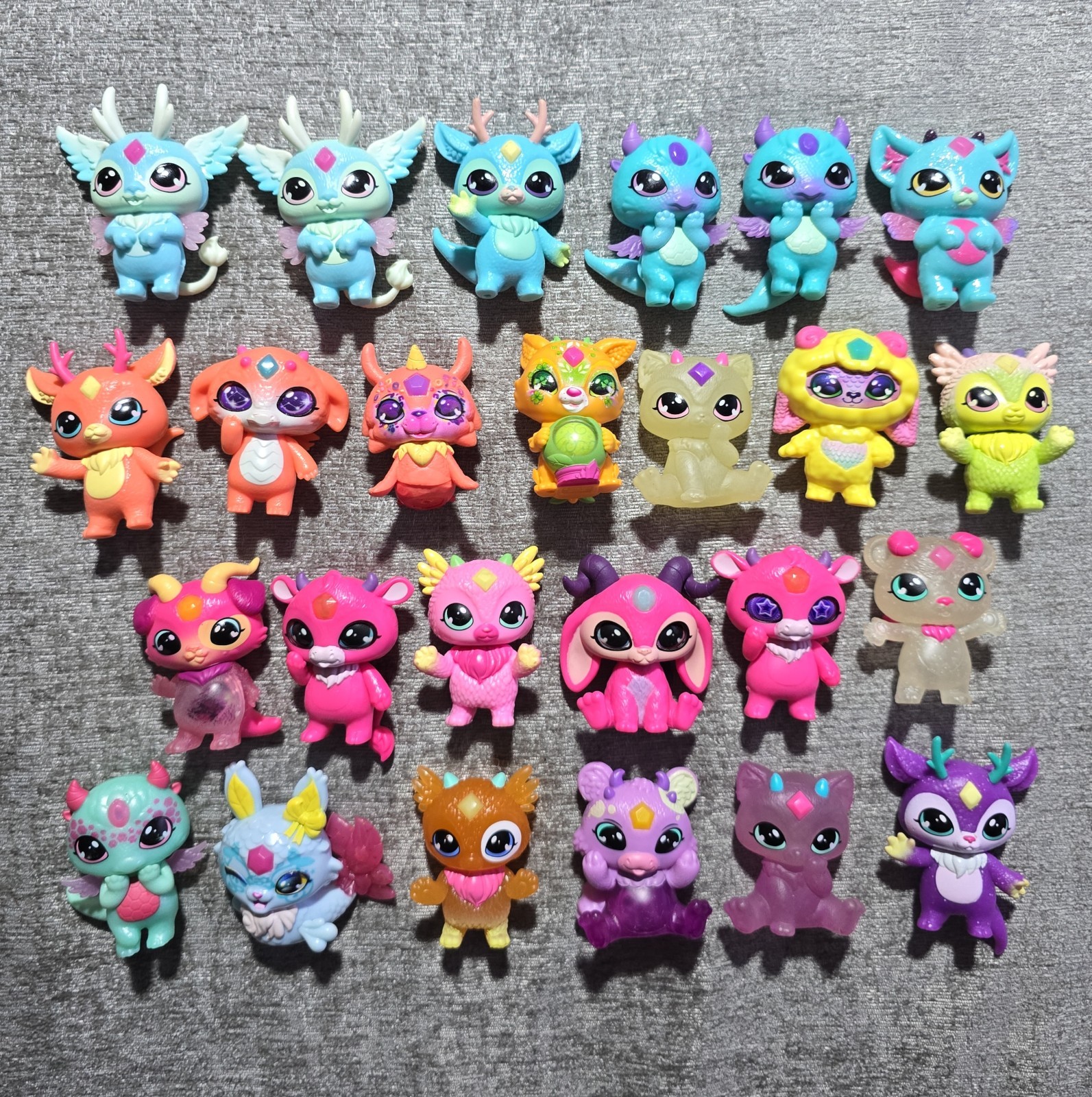 Lot of 25 – Magic Mixies Mixlings Magique Figures Moose Kids Toys Mini Figures