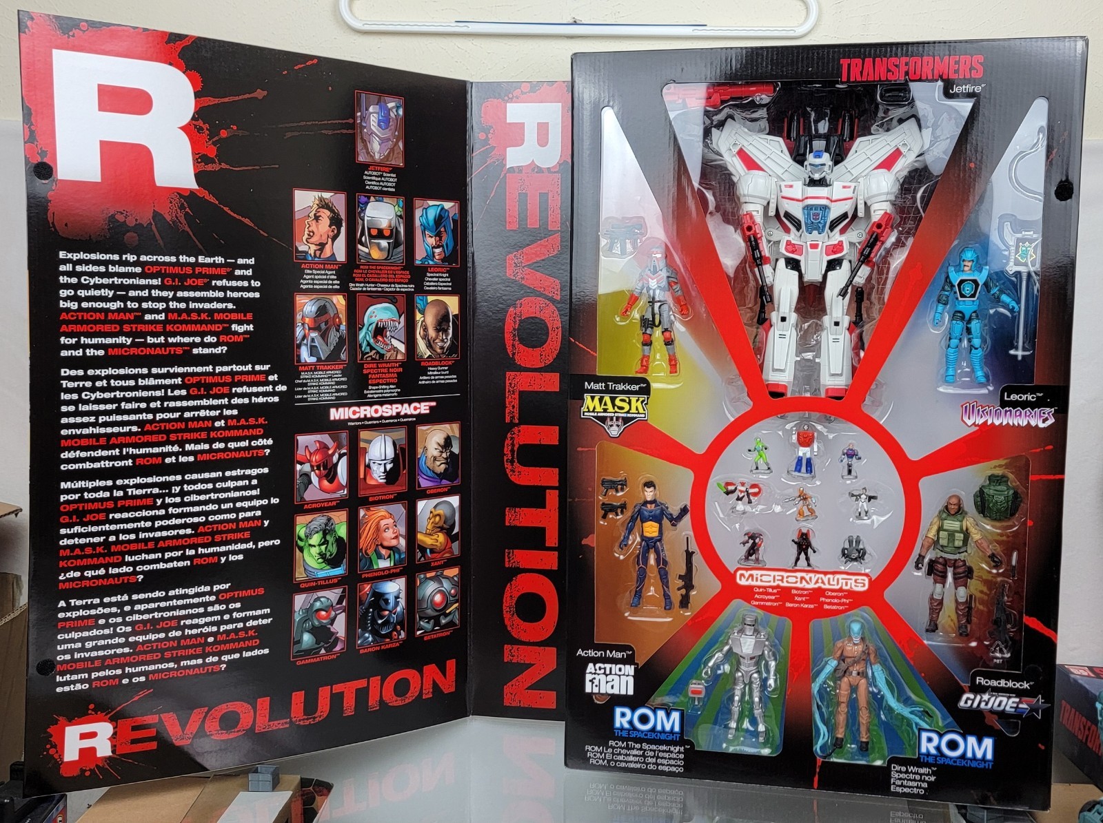 Hasbro SDCC 2017 Exclusive Revolution Box Set + Takara LG 46 Kup
