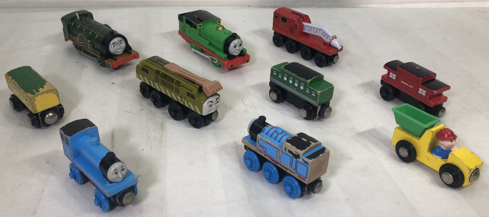 Thomas The Train & others mixed Tracks And Accessories 10 Pieces