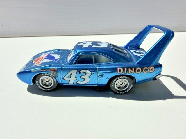 Disney Pixar Cars Look My Eyes Change The King With Metallic Finish Diecast