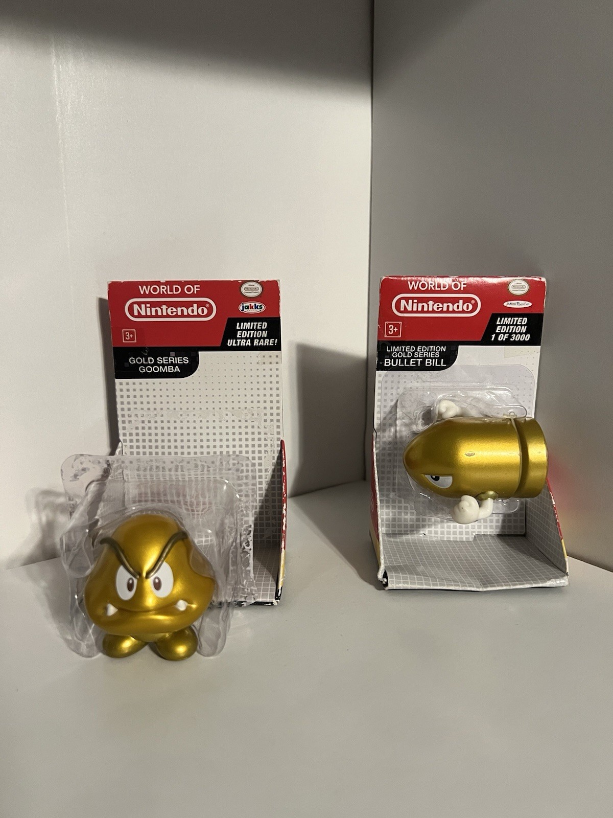 Super Mario Jakks World of Nintendo Gold Goomba Bullet Bill 2.5 Figures Lot