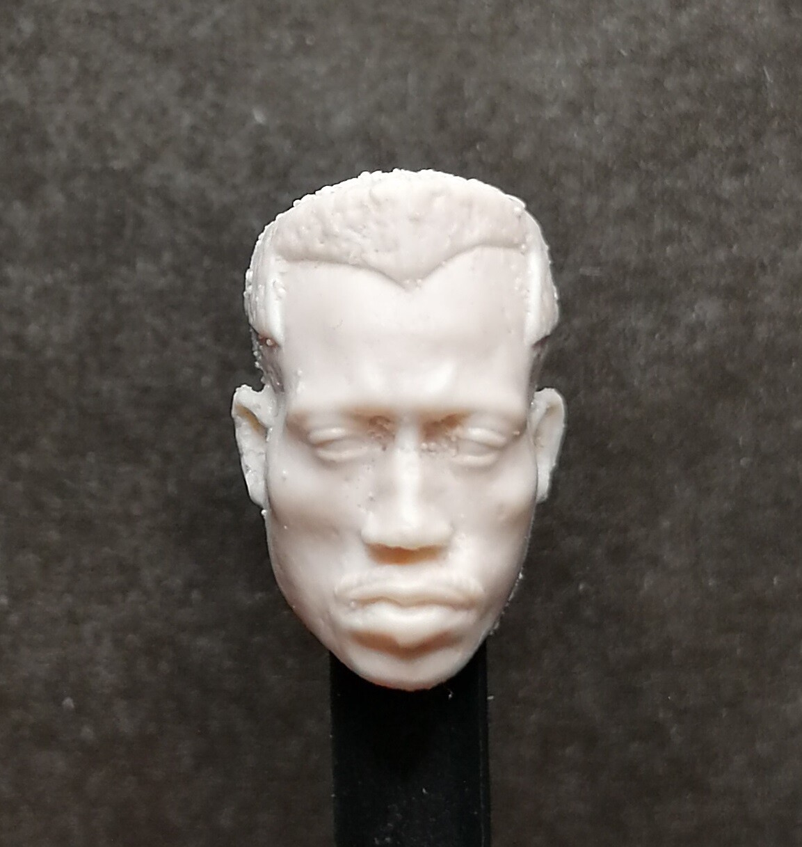 039 BLADE W SNIPES – Custom resin headcast