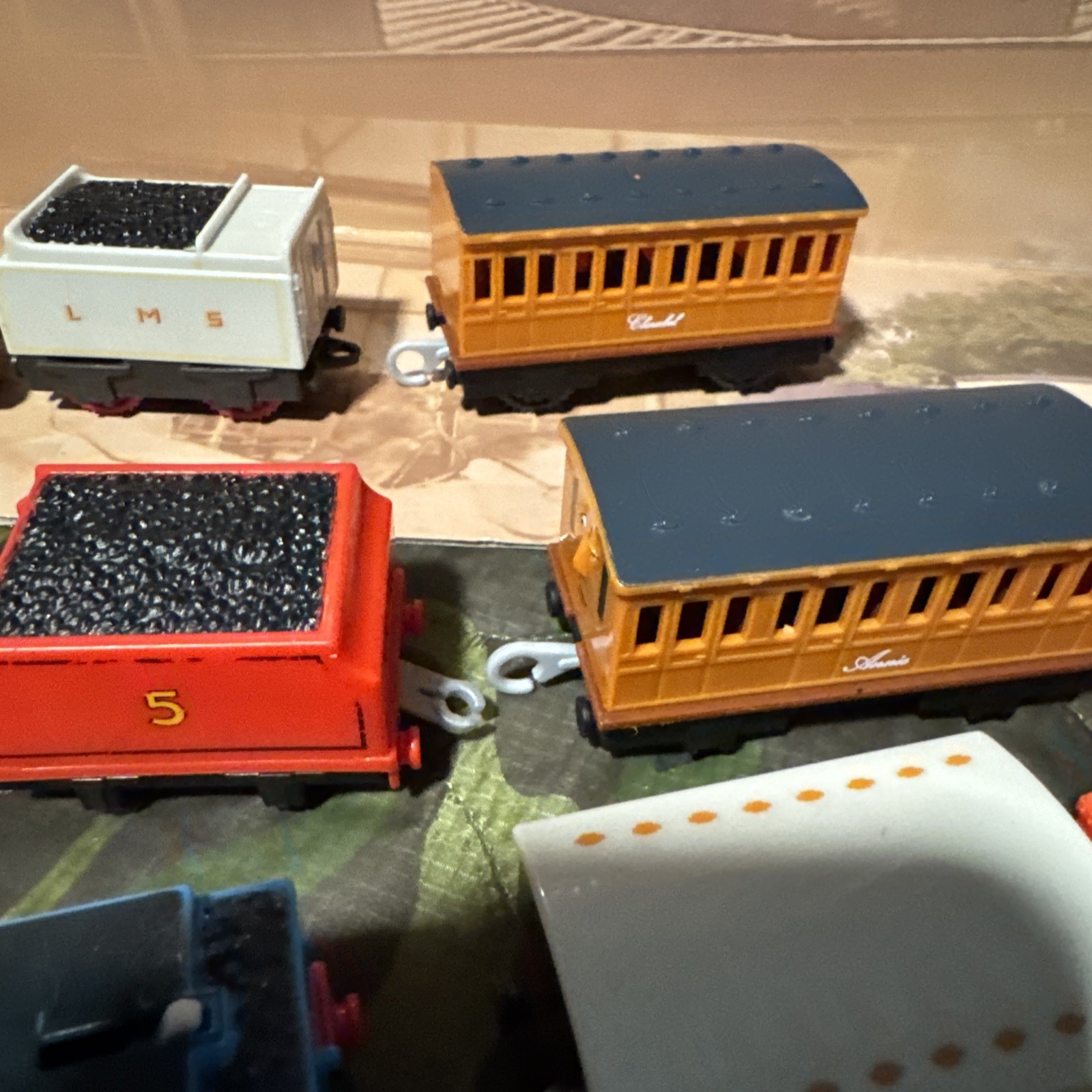 Trackmaster Thomas Motorized Train Lot of 4 Engines & Cars All Working.