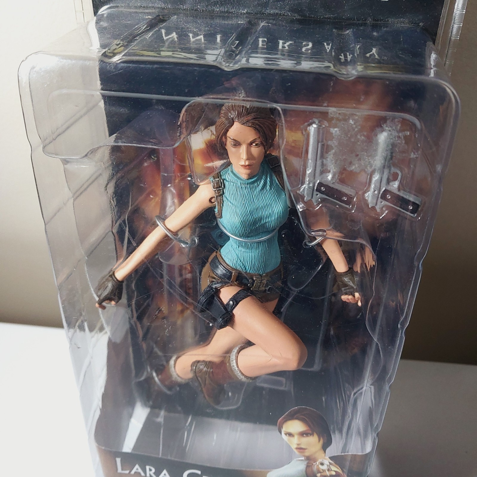 NECA Player Select Tomb Raider Anniversary: LARA CROFT Action Figure