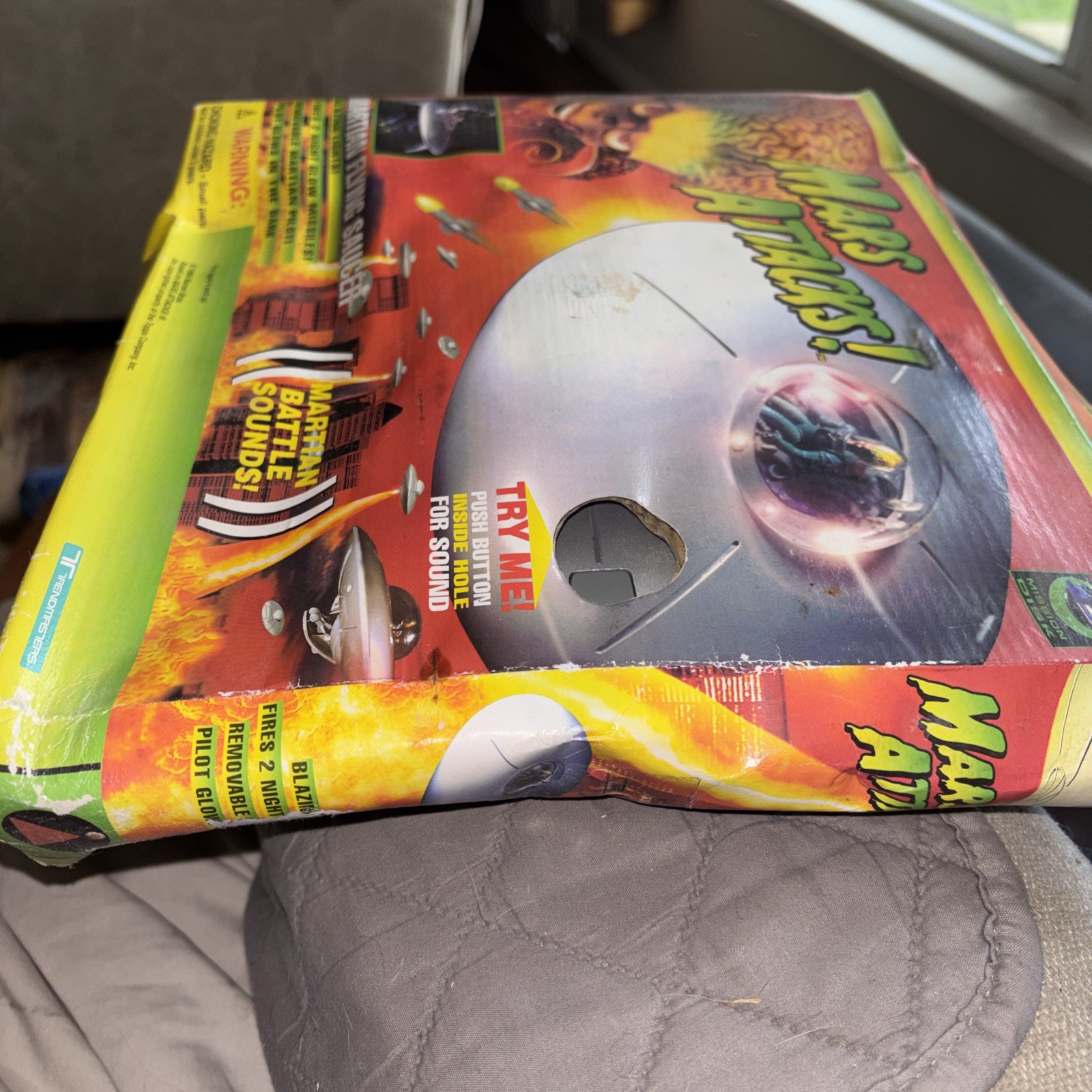 Mars Attacks Martian Flying Saucer 1996 Warner Bros Trendmasters NIB #25