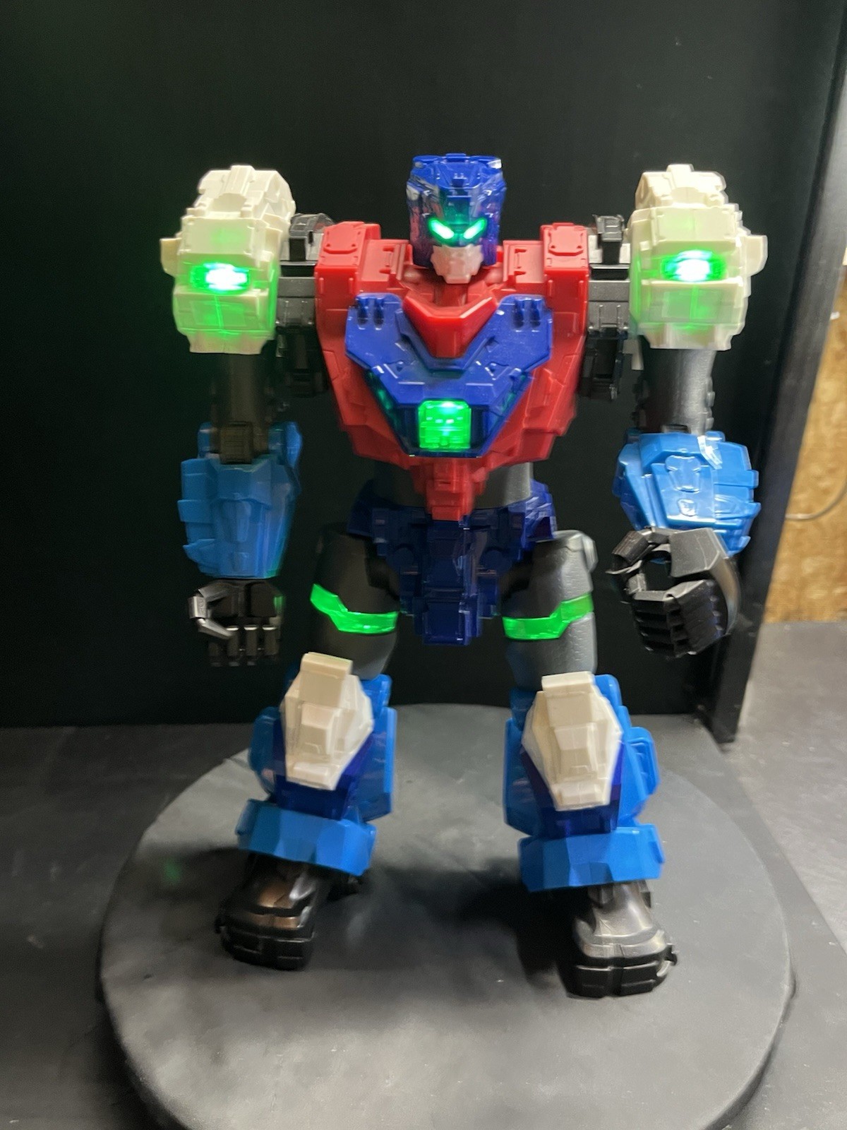 Adventure Force Cybomech Battle Robot 12&Prime; Action Figure with lights & sounds