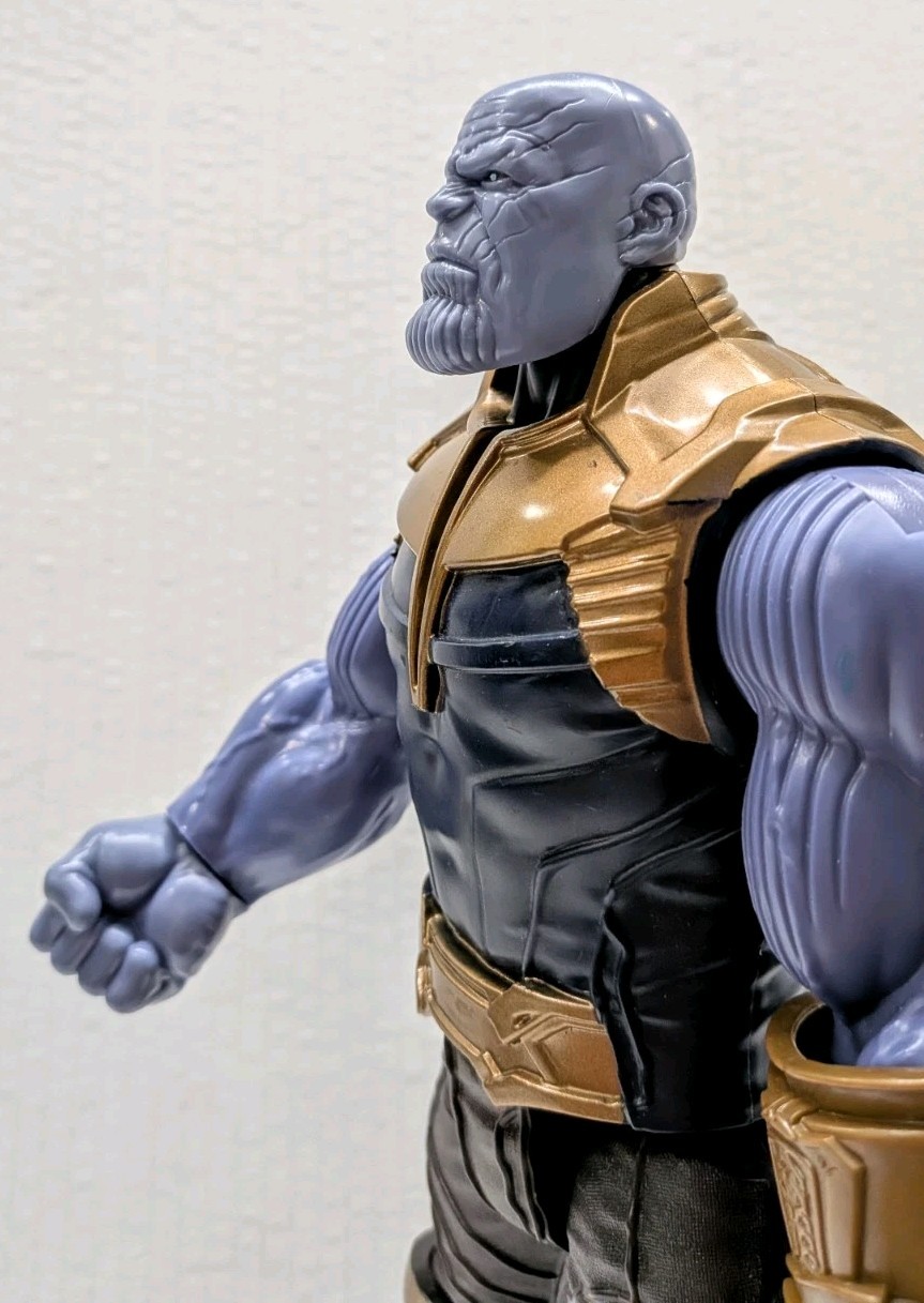 Thanos Avengers Infinity War 12&Prime; Action Figure Titan Hero 2017 Marvel
