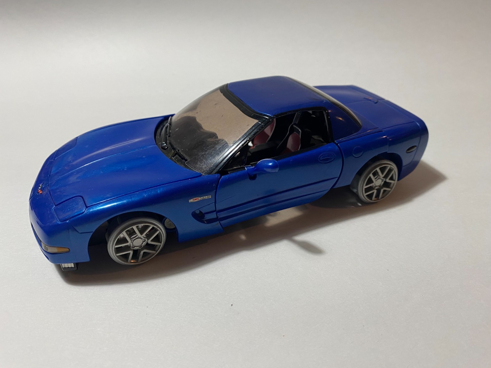 Transformers 2006 Alternators Chevrolet Corvette Z06 Tracks Figure Incomplete