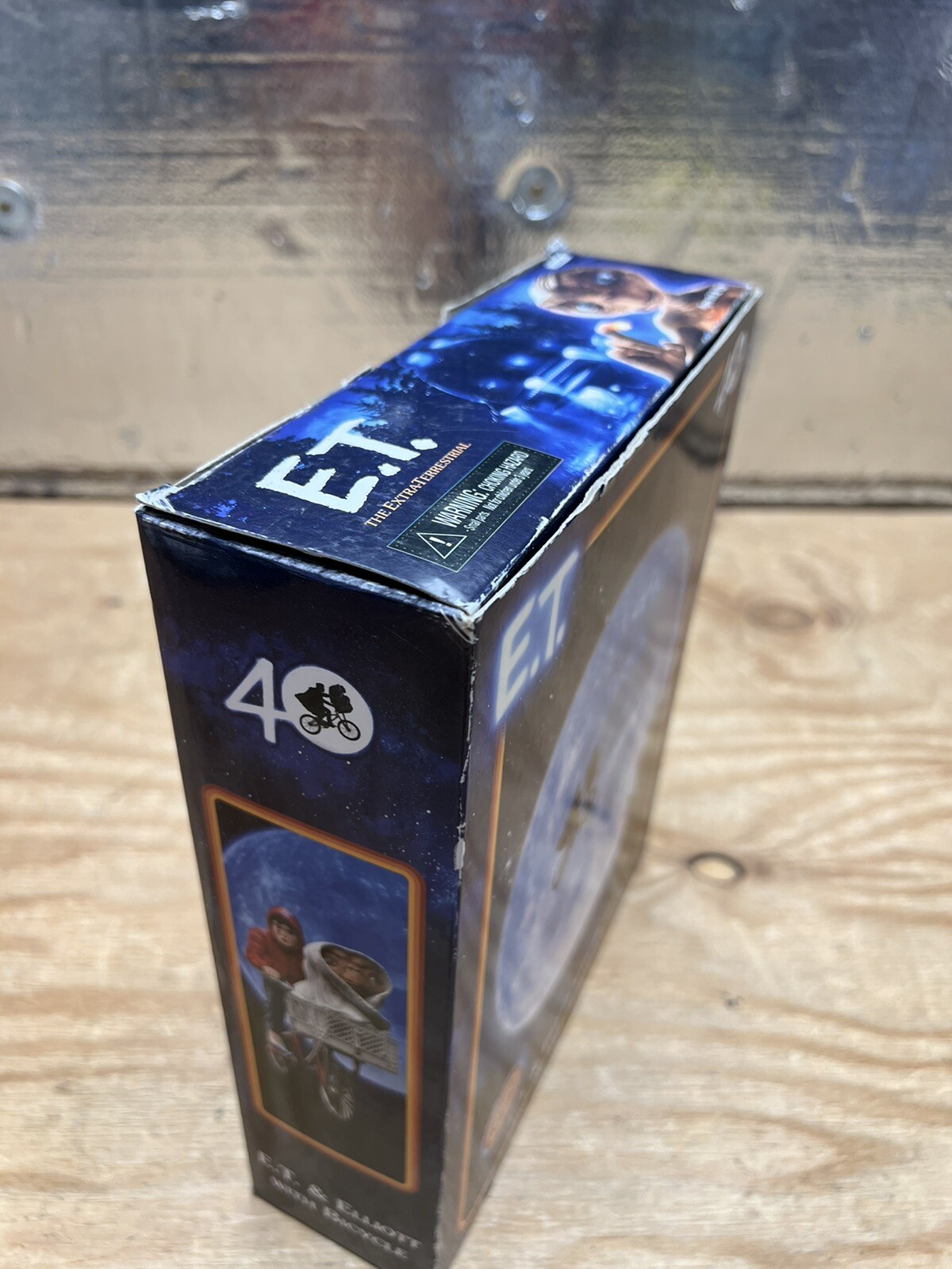 SEALED NECA E.T. 40th Anniversary Elliott & E.T. w/Bicycle ~Damage BOX