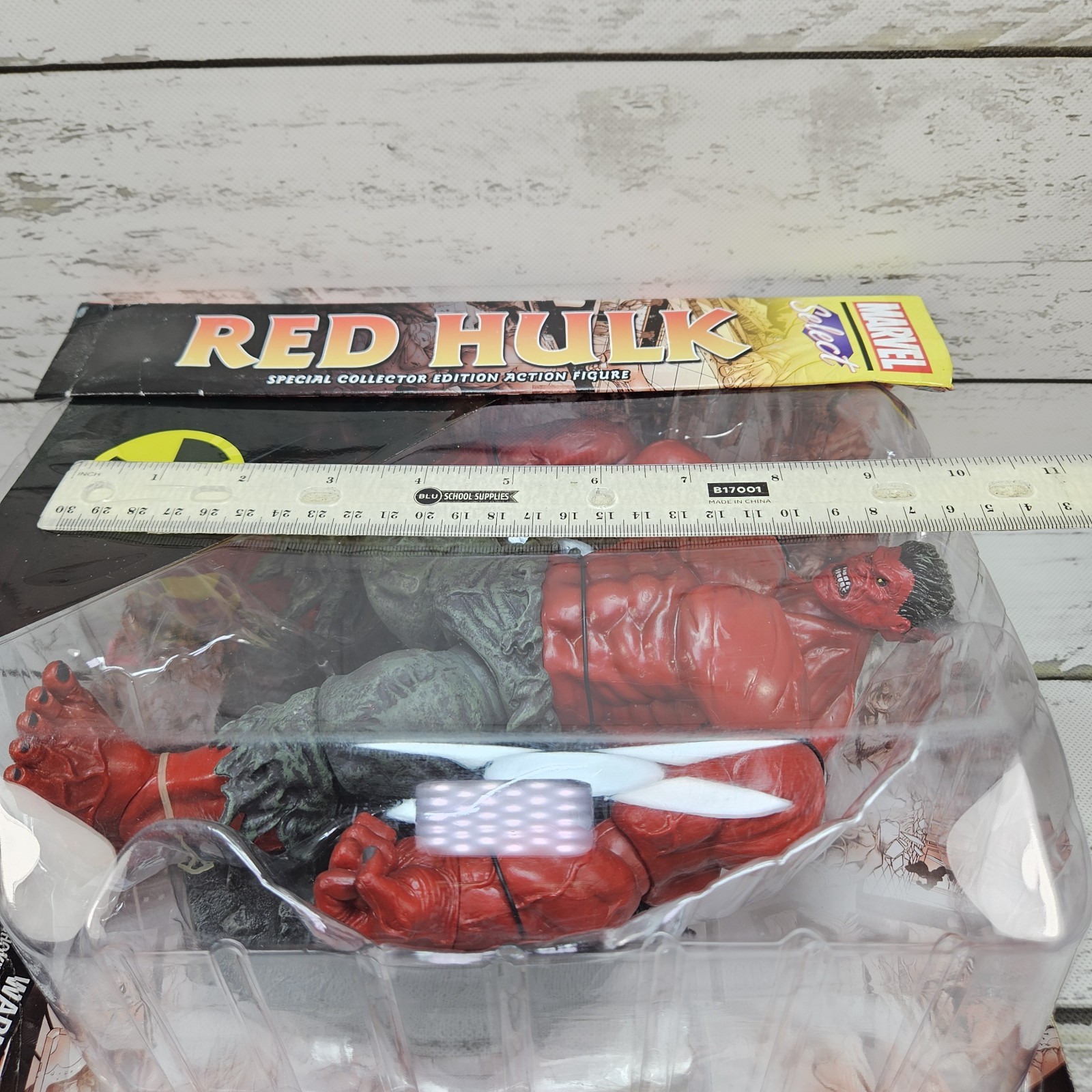 Diamond Select Marvel Select Red Hulk 2019 9&Prime; Adjustable Action Figure Read