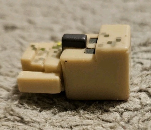 Minecraft Mini Figure Iron Golem 1 Inch Tall