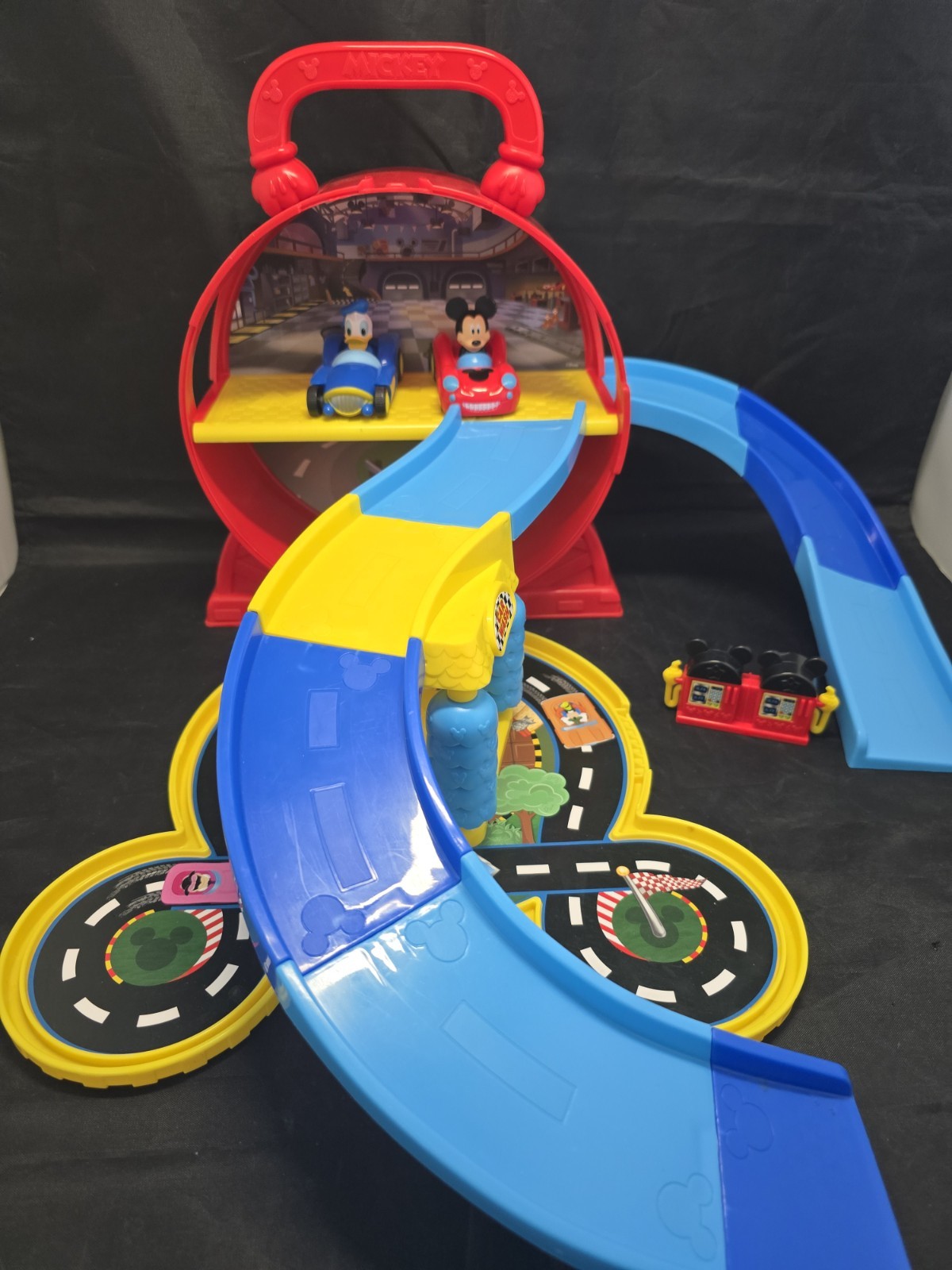 Mint EUC Disney Junior Mickey Stow ‘N Go Garage and 2 Vehicles