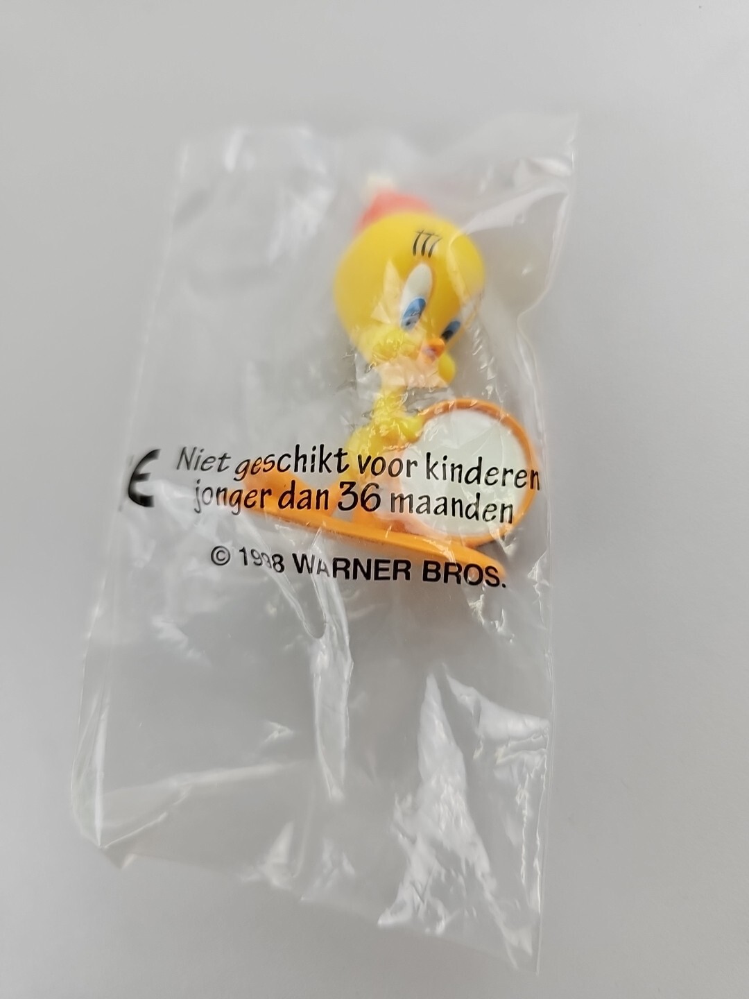 LOONEY TUNES PVC TOY FIGURE FOOTBALL DUTCH TWEETY PIE 1996 STAR TOYS WARNER BROS