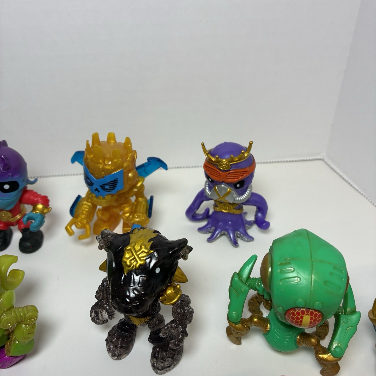 Large Lot of Treasure X Action Figures Moose Toys Aliens Robots Dinos Pirates