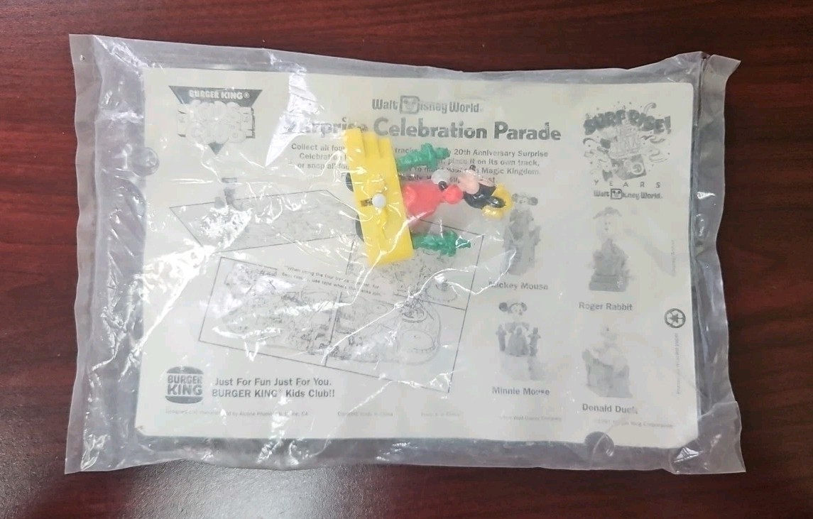 WALT DISNEY WORLD SUPRISE CELEBRATION PARADE MINNIE MOUSE BURGER KING TOY NEW