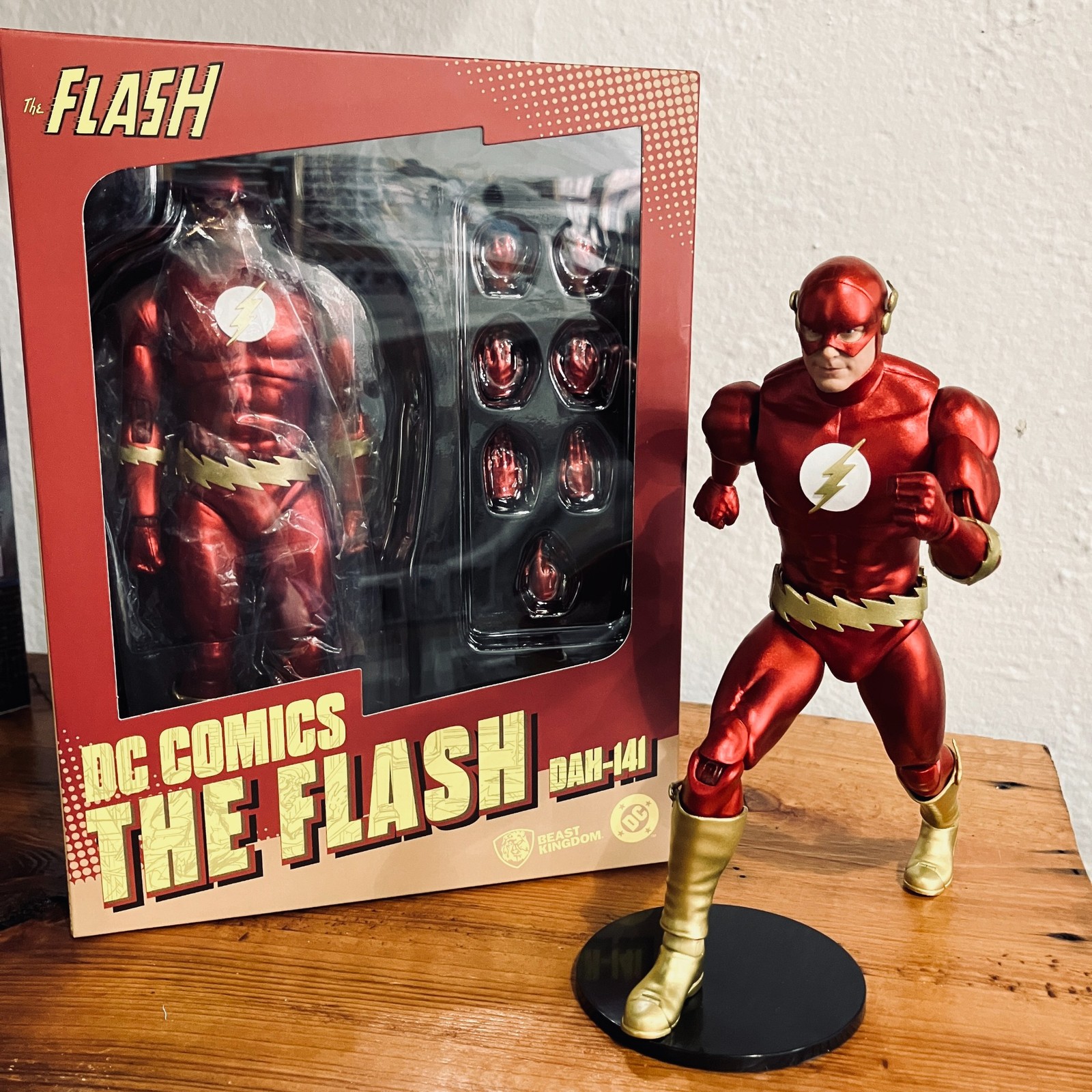 The Flash DC Comics Beast Kingdom DAH-141 Dynamic 8ction Heroes Action Figure