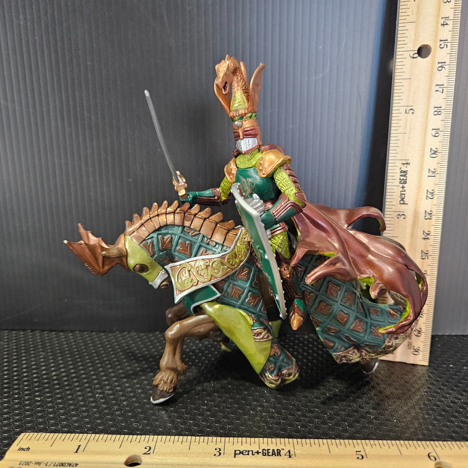 Papo Medieval Green Gold Castle Dragon KNIGHT & HORSE Figure Set 2007 – NICE!