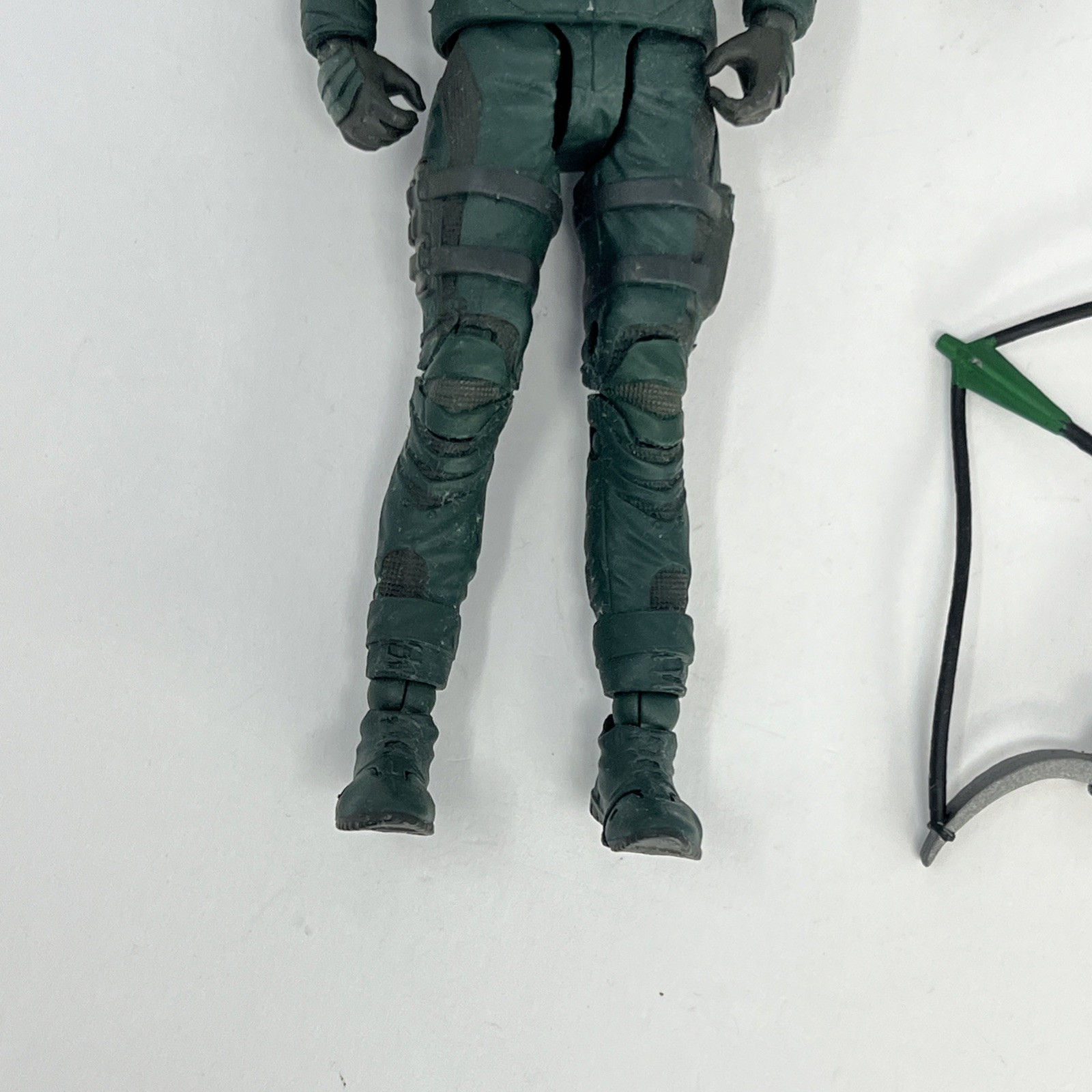 McFarlane DC Multiverse Green Arrow CW TV Series Action Figure w/ Accessories