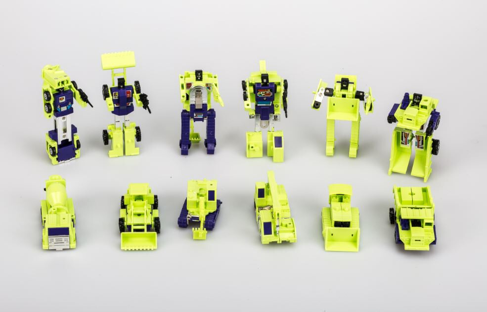 Transform G1 Devastator complete reissue brand new WITH BOX