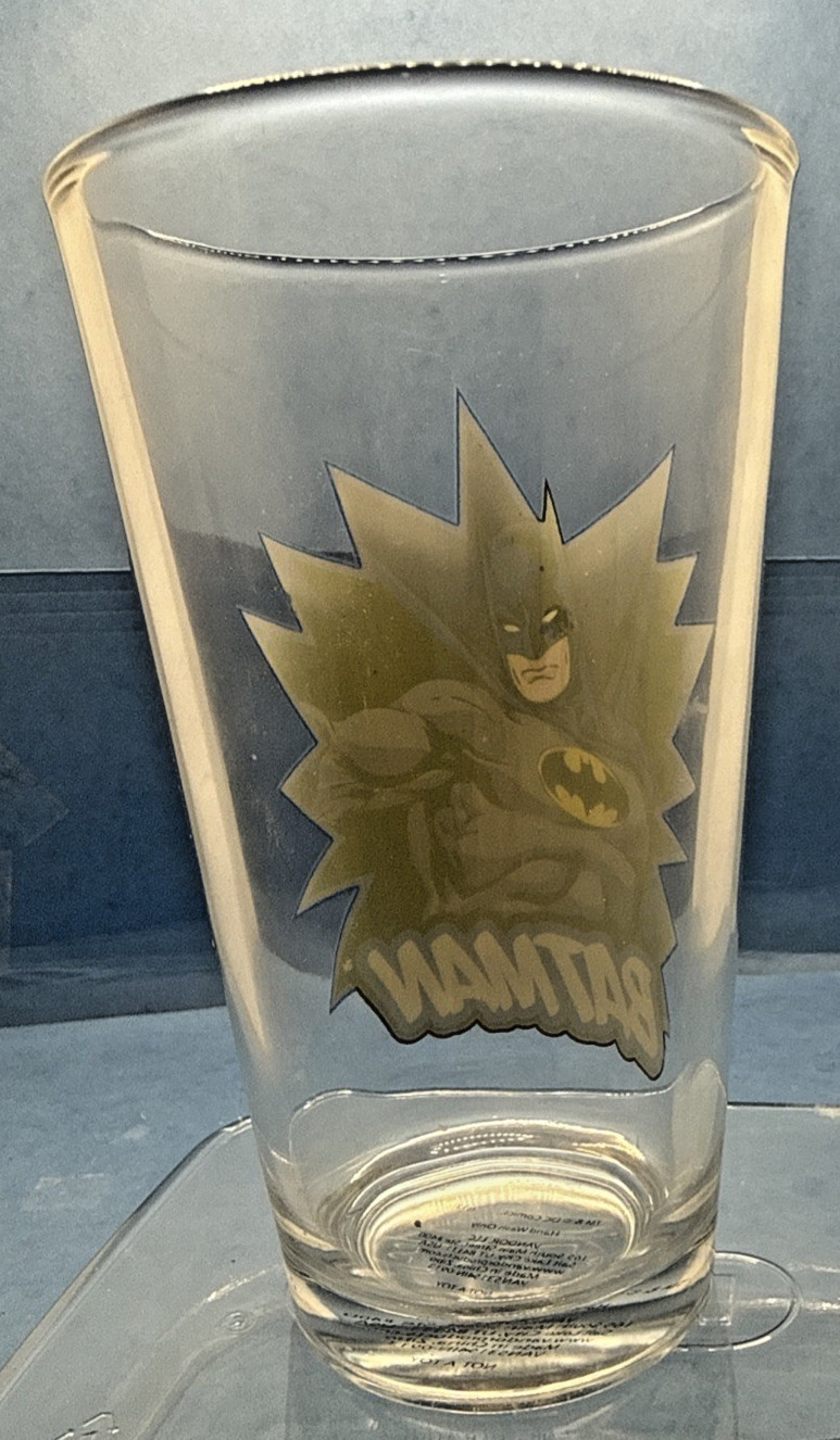 BATMAN Drinking Glass Tumbler DC Comics 16OZ VANDOR 6&Prime; tall EUC